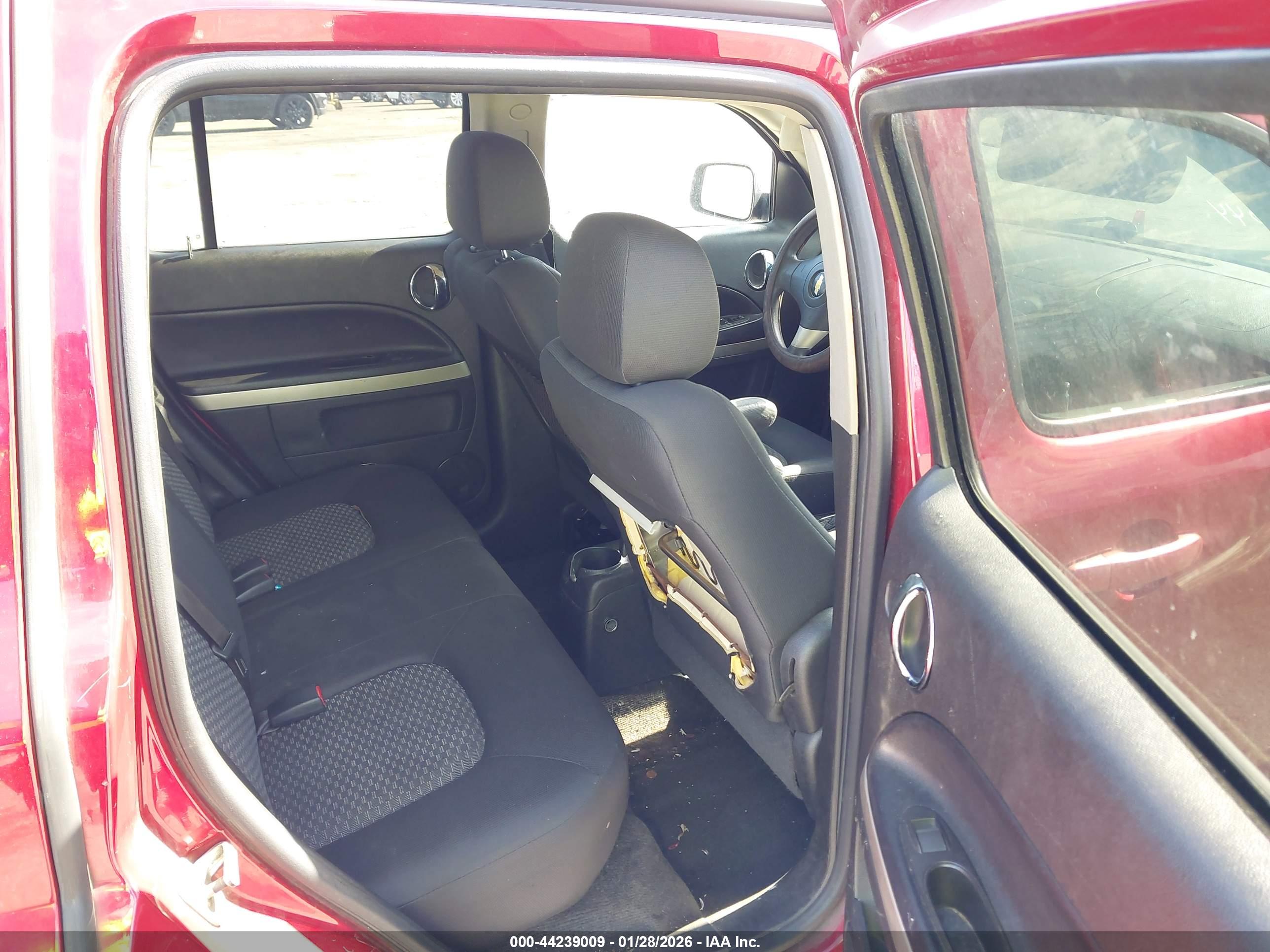 CHEVROLET HHR image 8