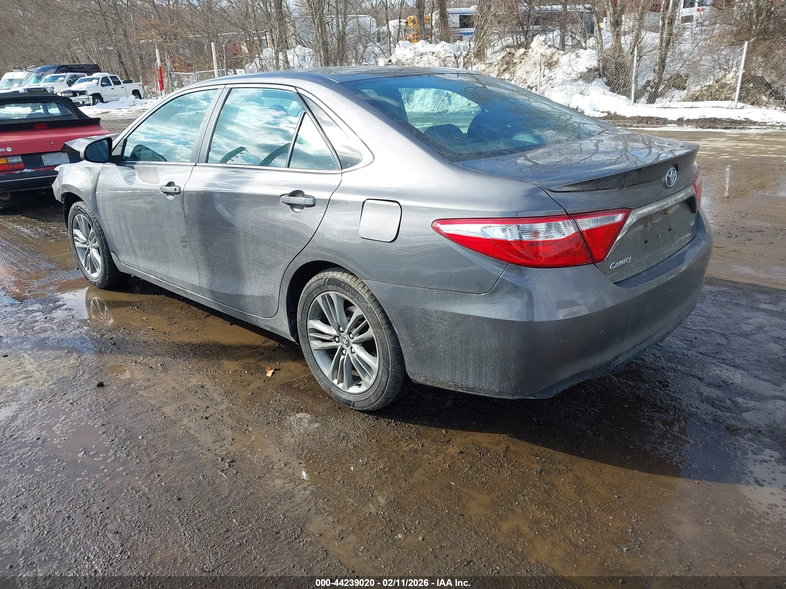 TOYOTA CAMRY image 3