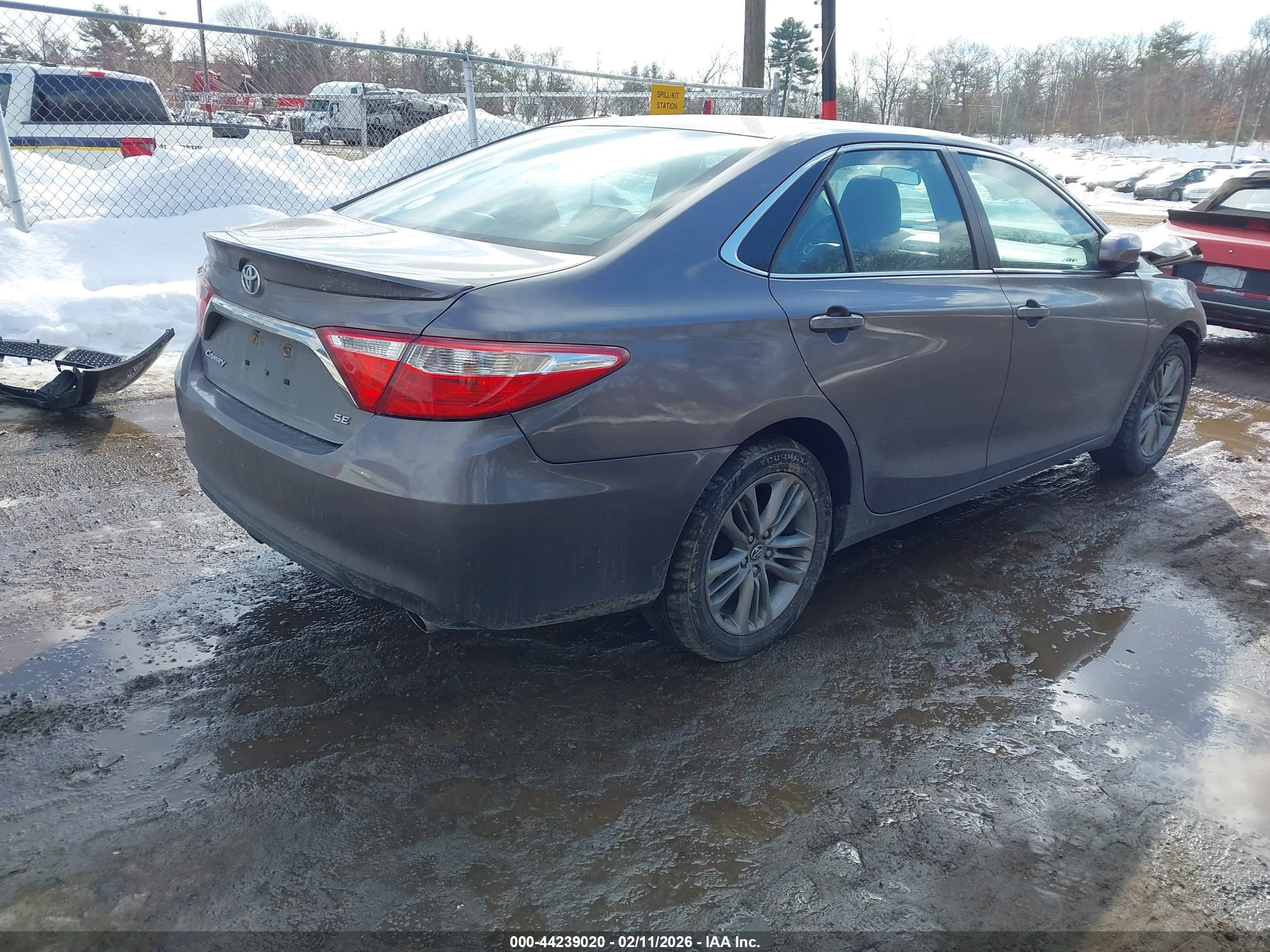 TOYOTA CAMRY image 4