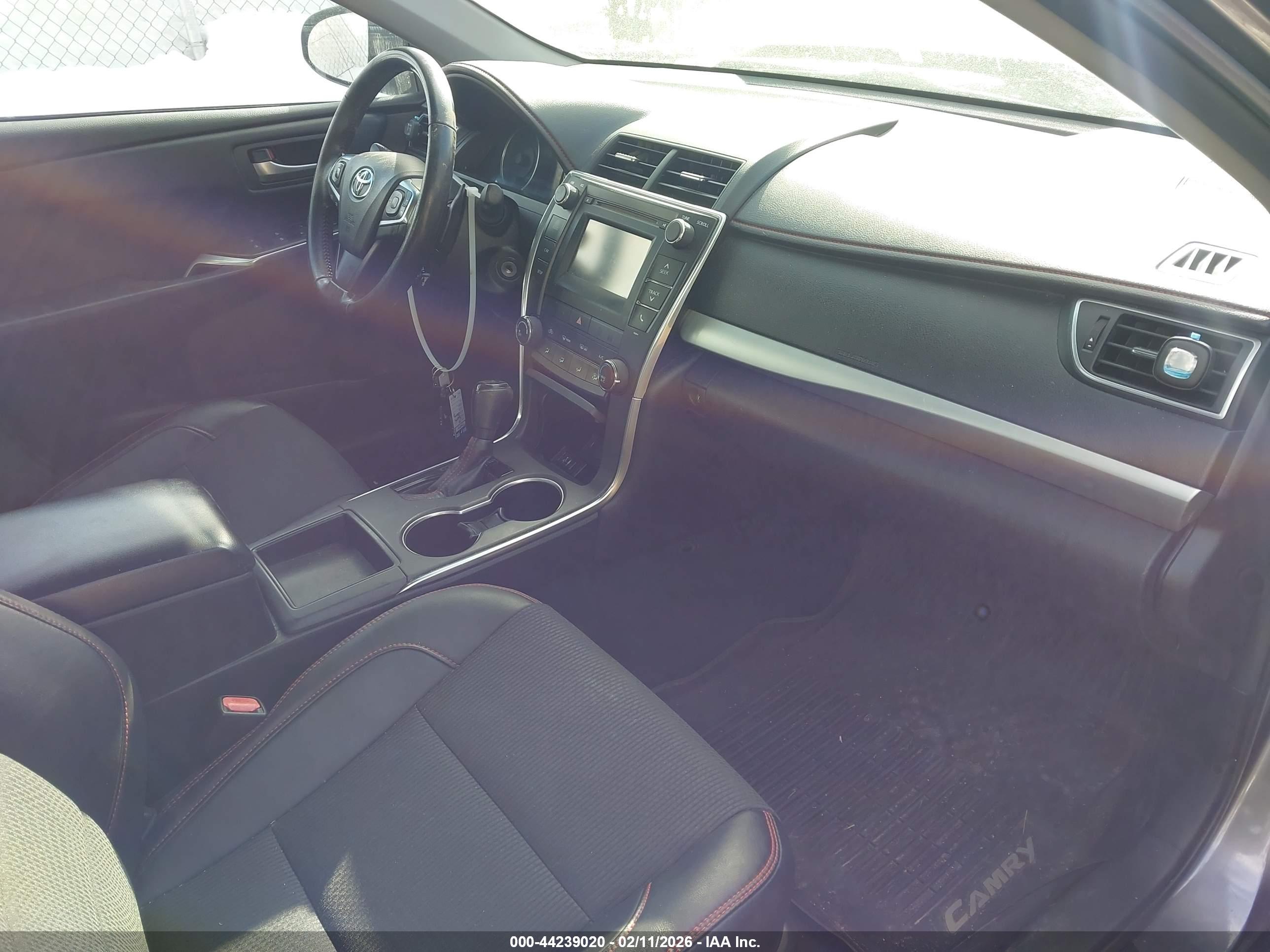 TOYOTA CAMRY image 5
