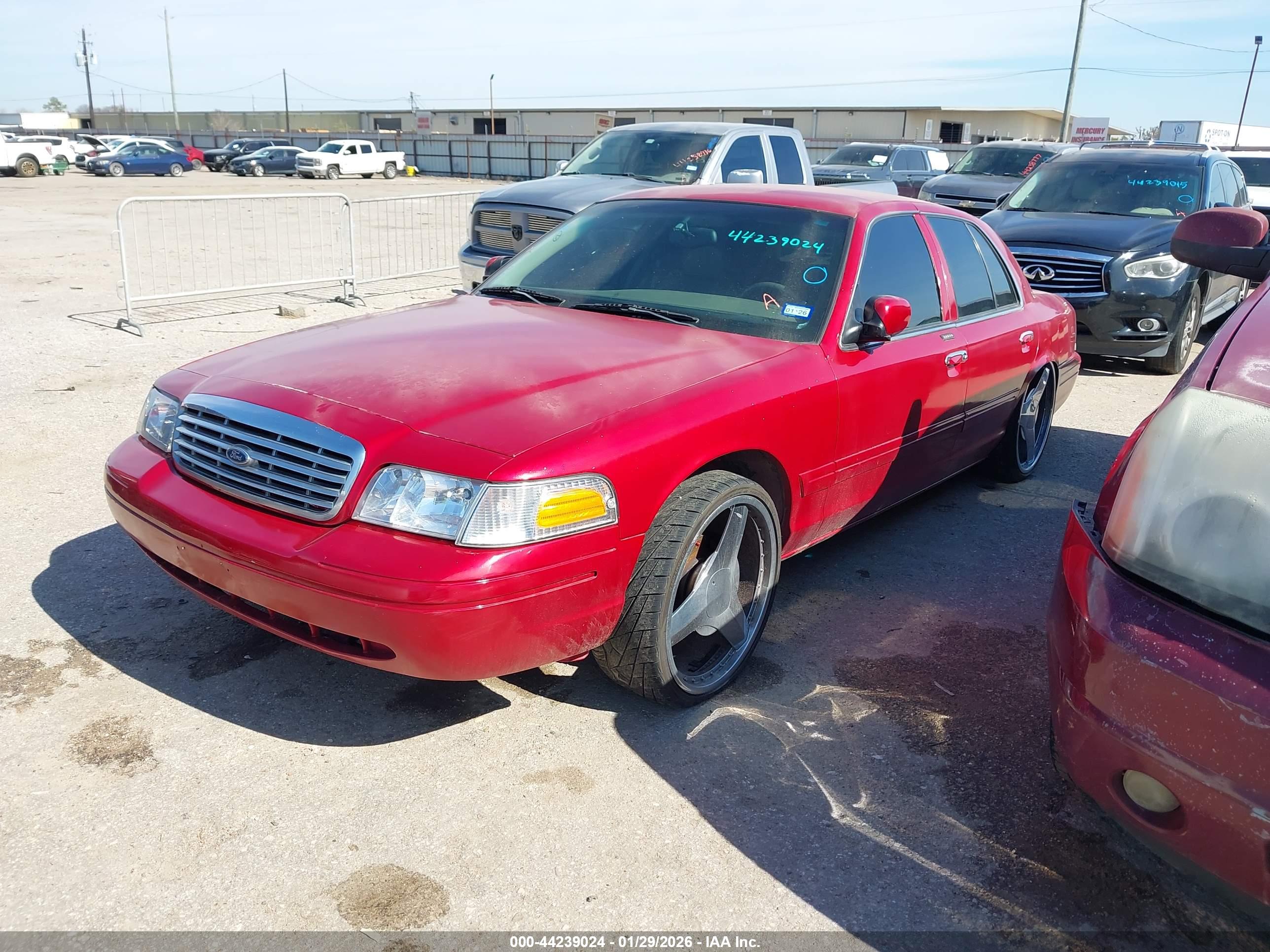 FORD CROWN image 2