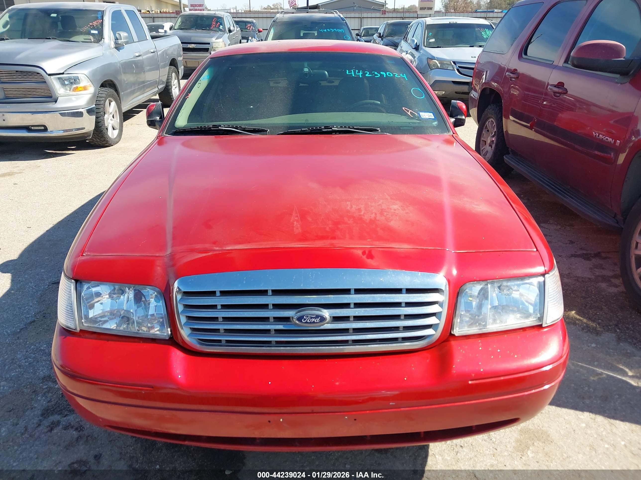 FORD CROWN image 6