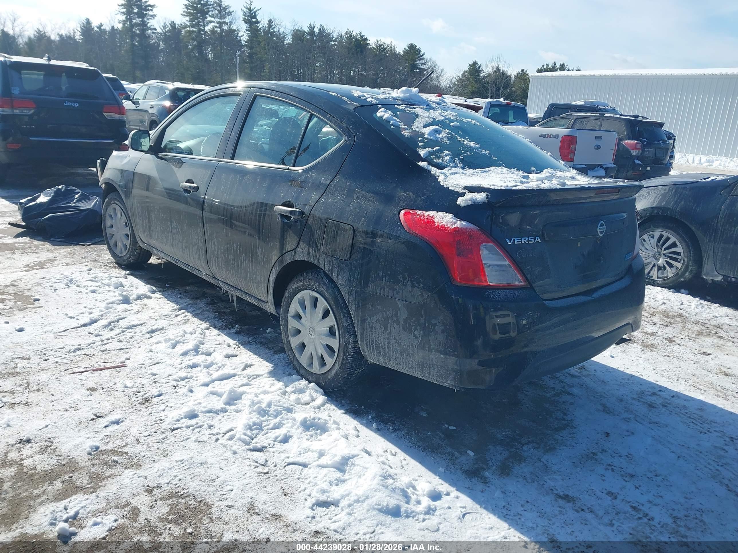 NISSAN VERSA image 3