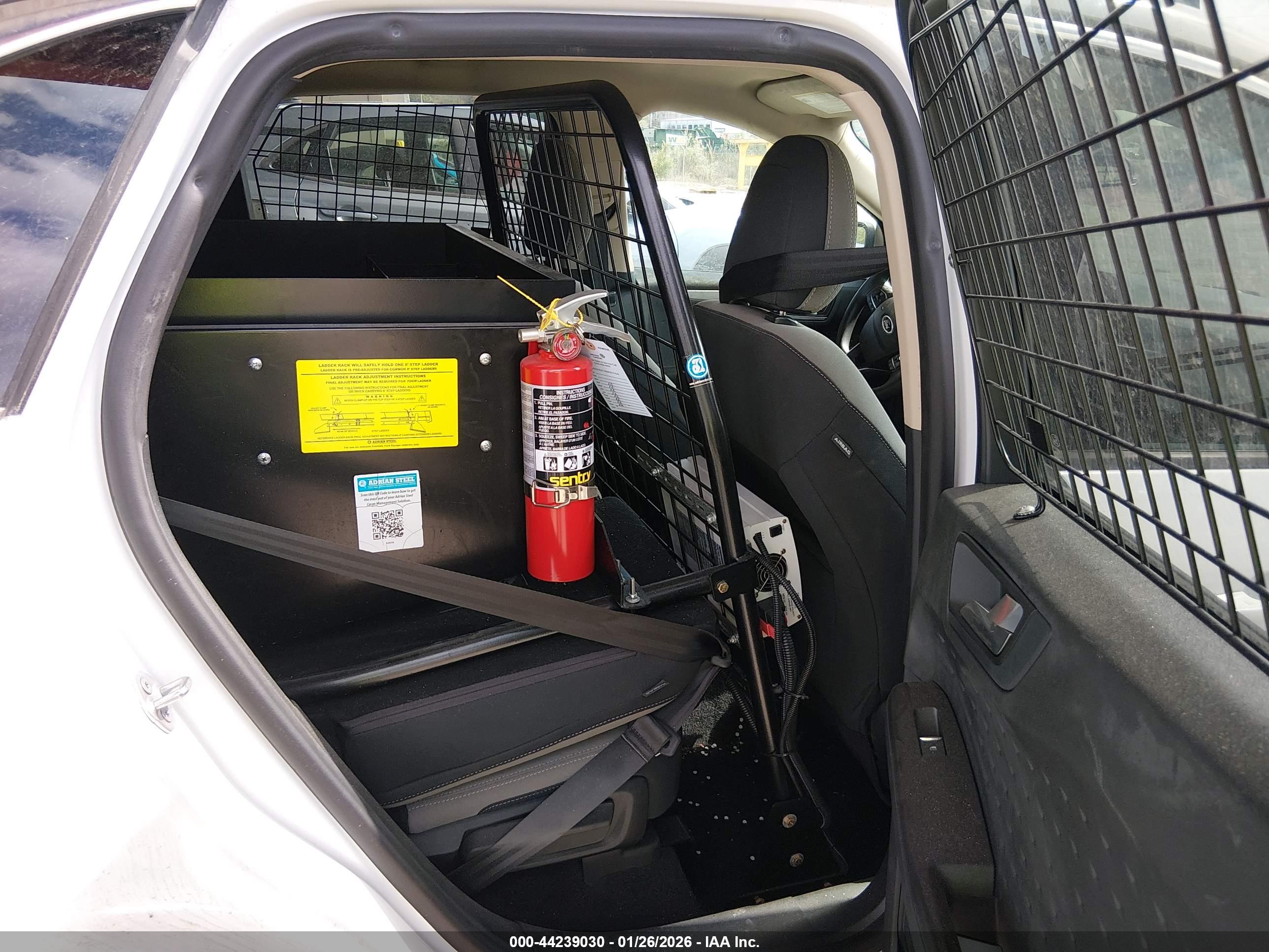 FORD ESCAPE image 8