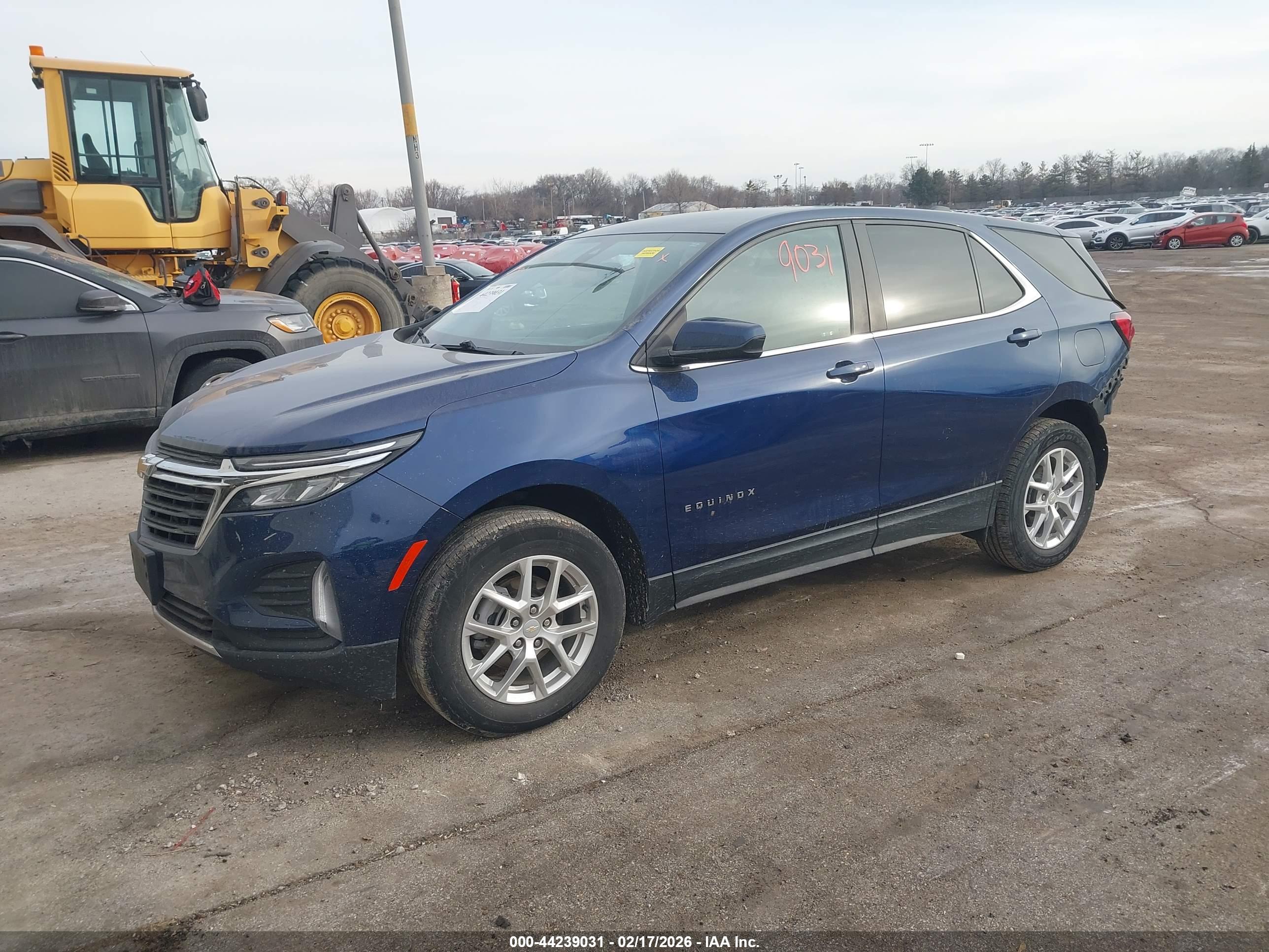 CHEVROLET EQUINOX image 2