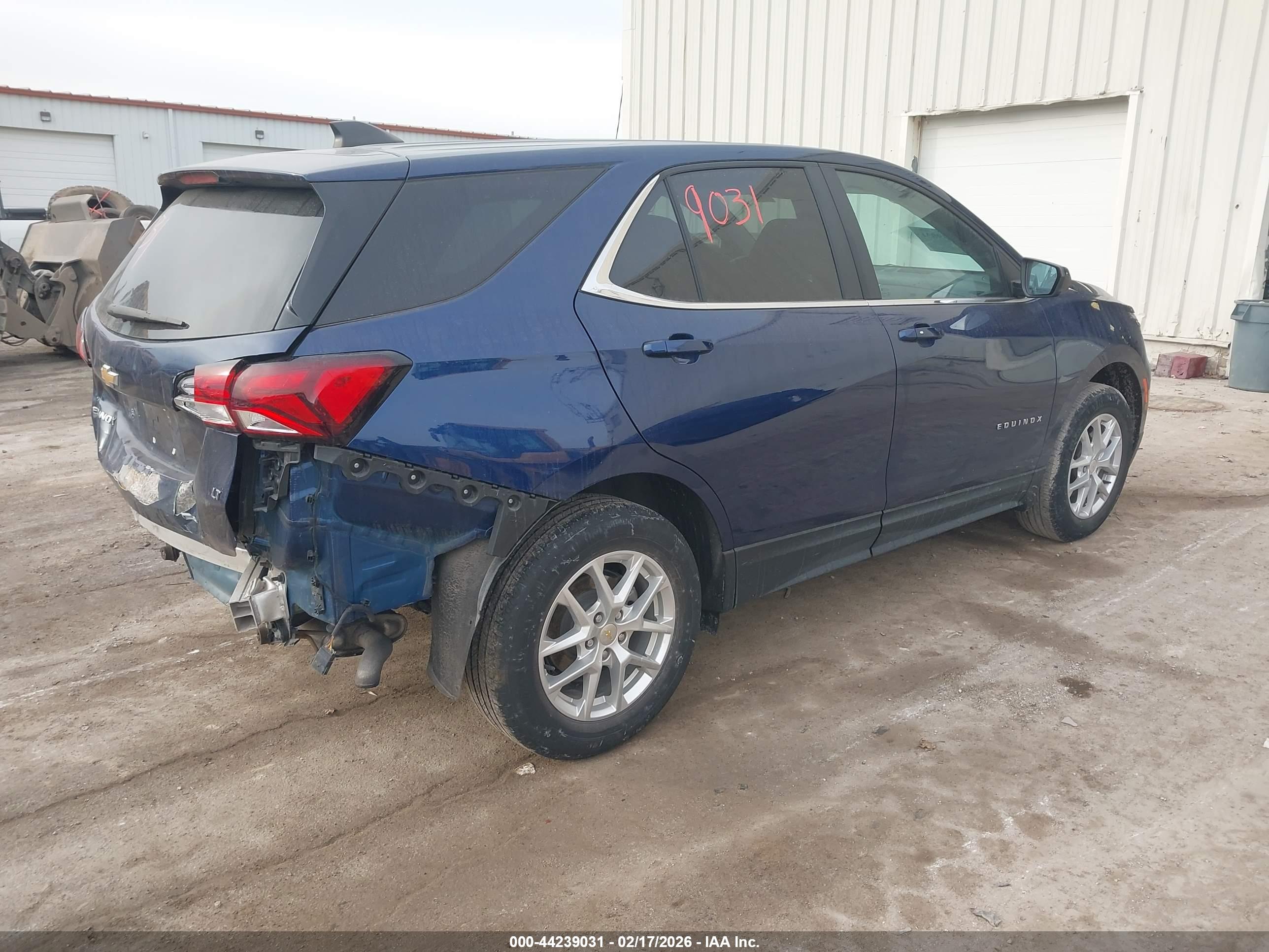 CHEVROLET EQUINOX image 4