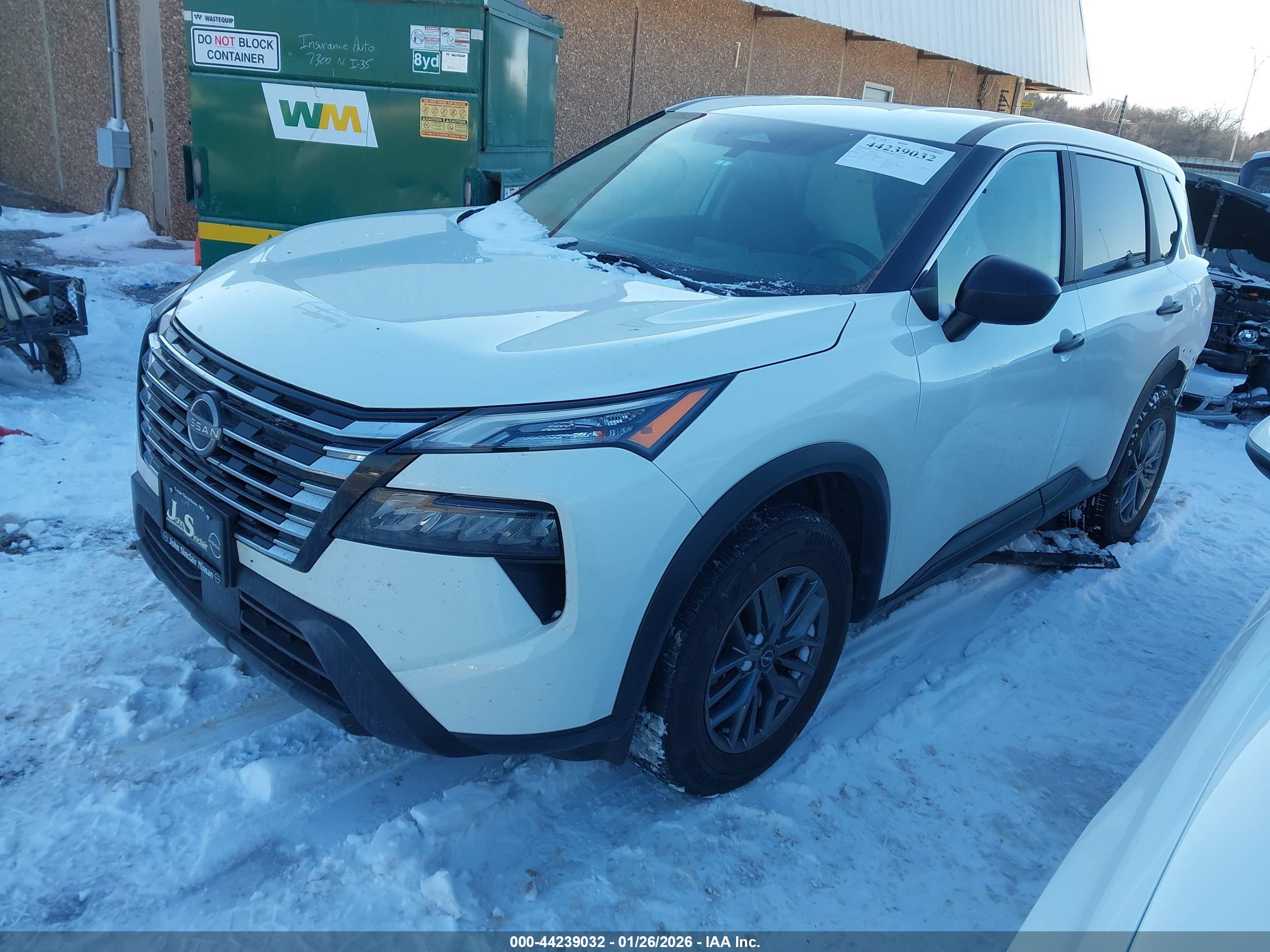 NISSAN ROGUE image 2