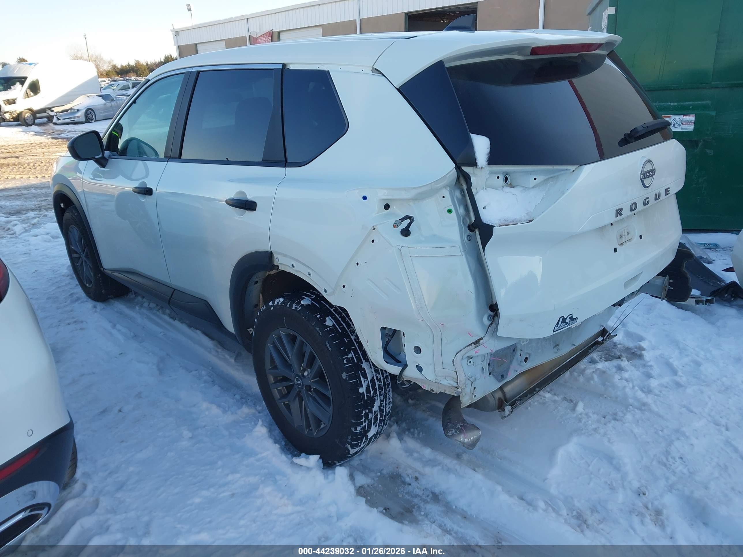 NISSAN ROGUE image 3