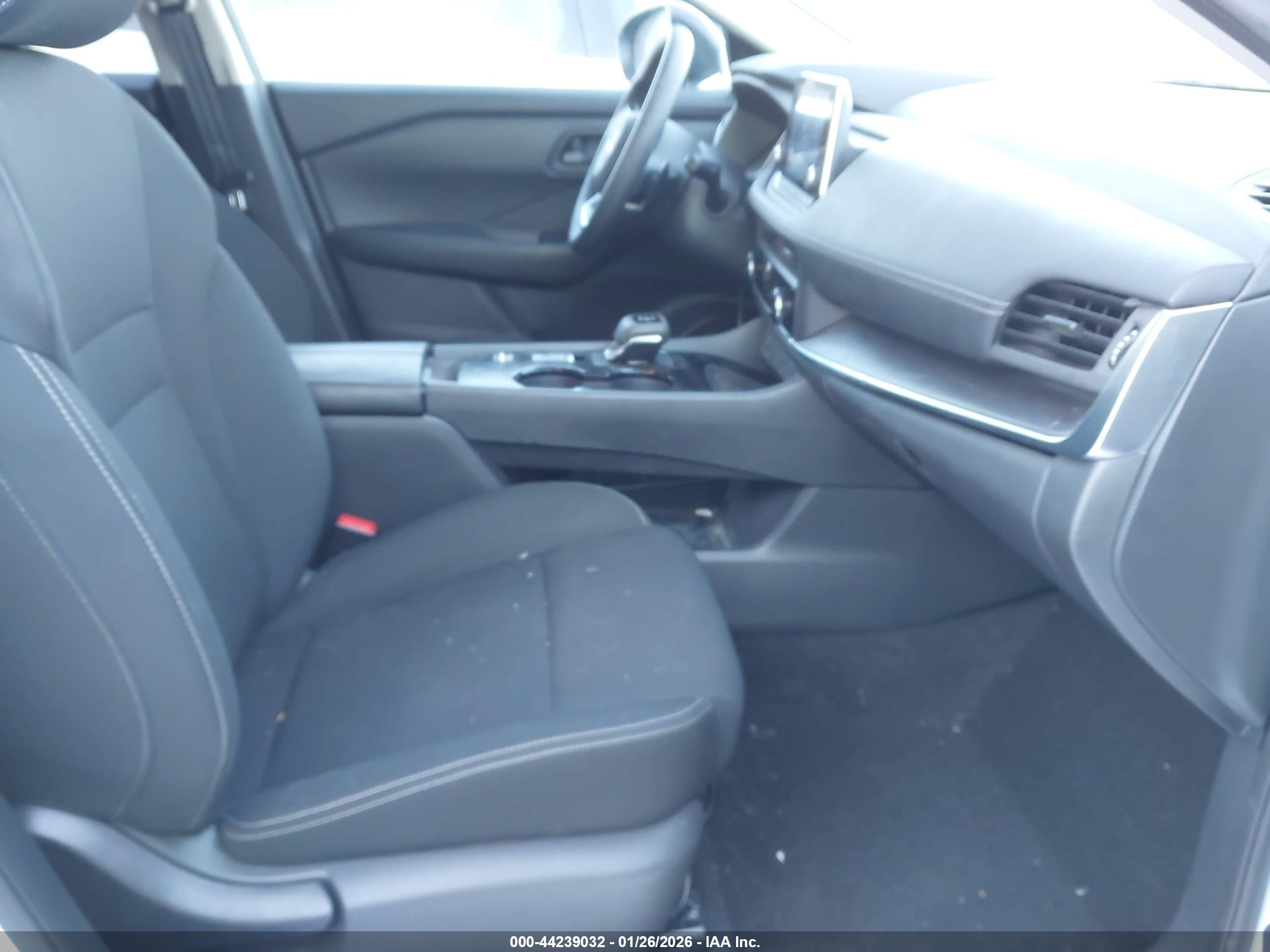 NISSAN ROGUE image 5
