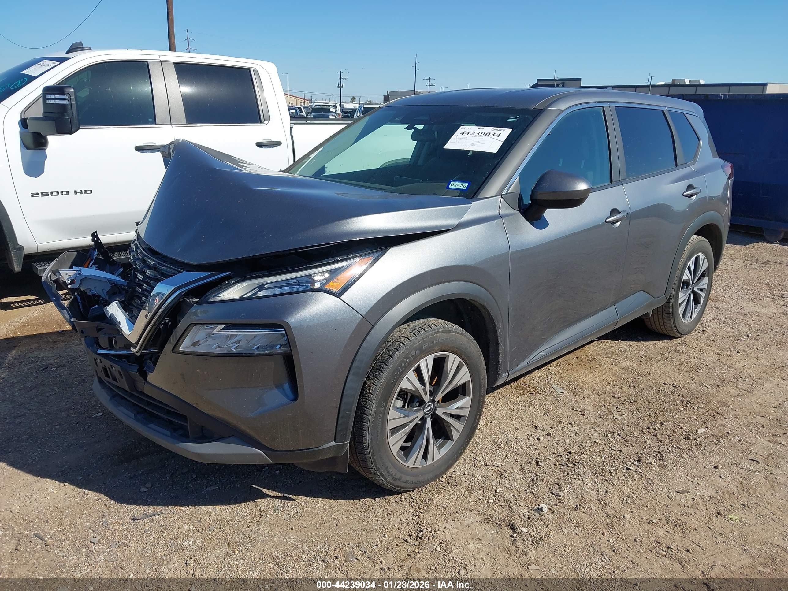 NISSAN ROGUE image 2