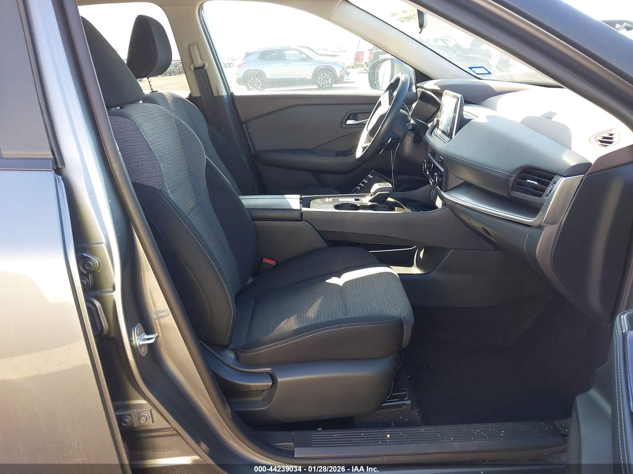 NISSAN ROGUE image 5