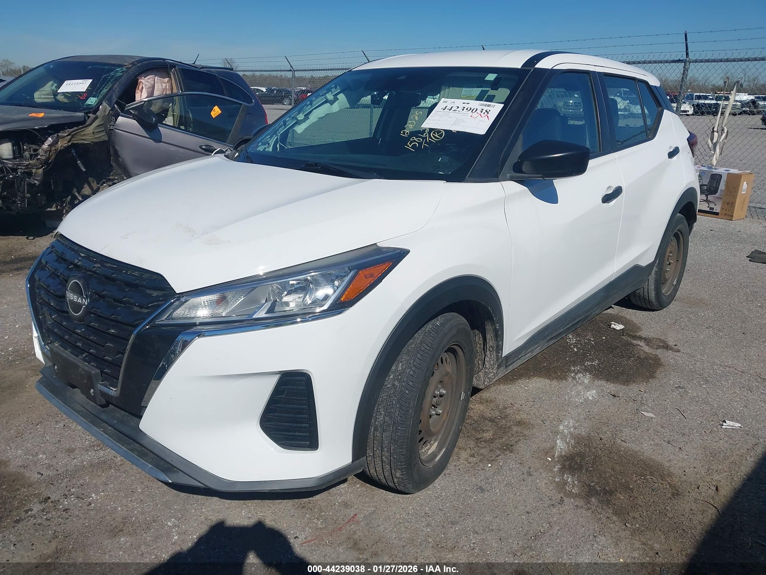 NISSAN KICKS image 2