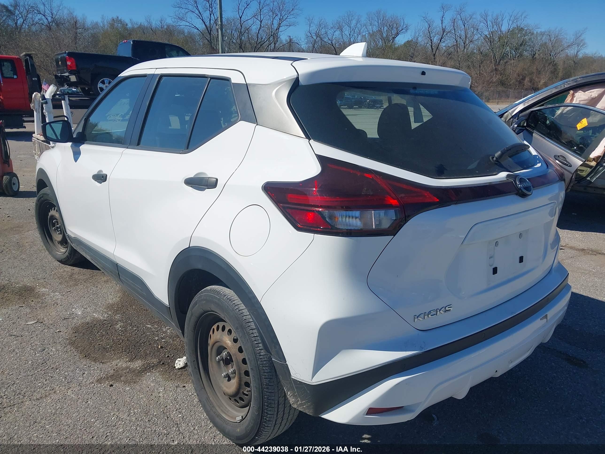 NISSAN KICKS image 3