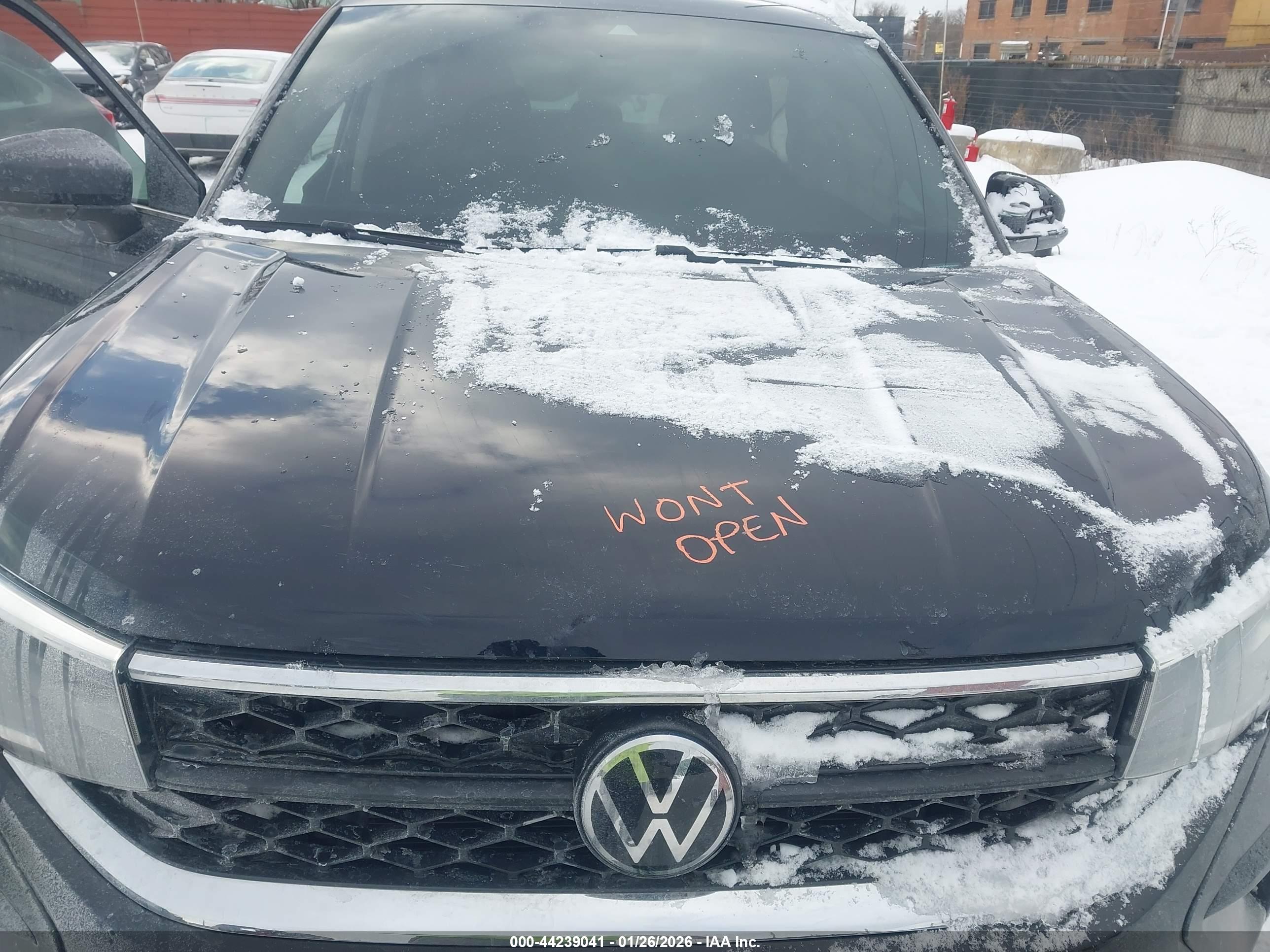 VOLKSWAGEN TAOS image 10