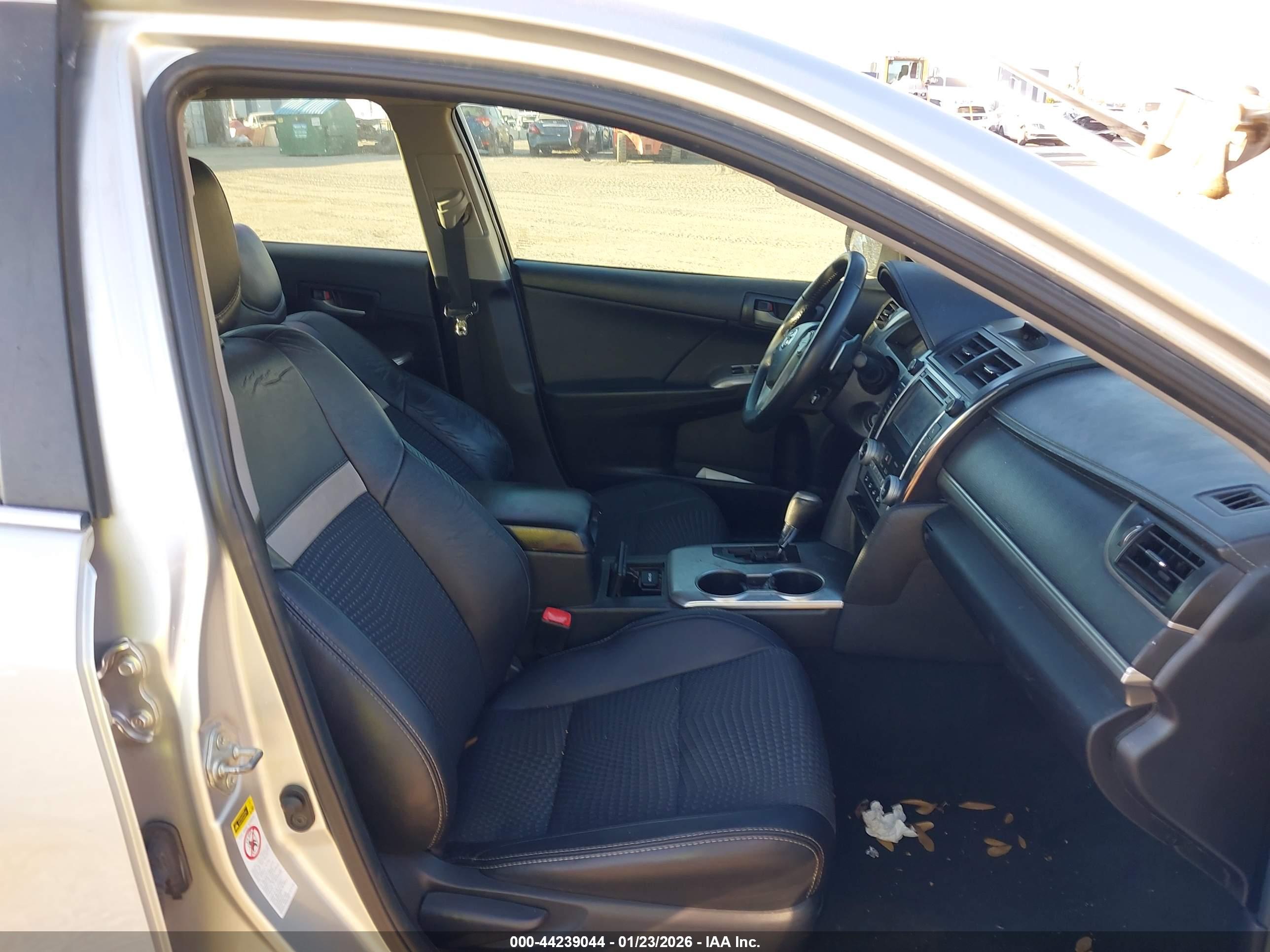 TOYOTA CAMRY image 5