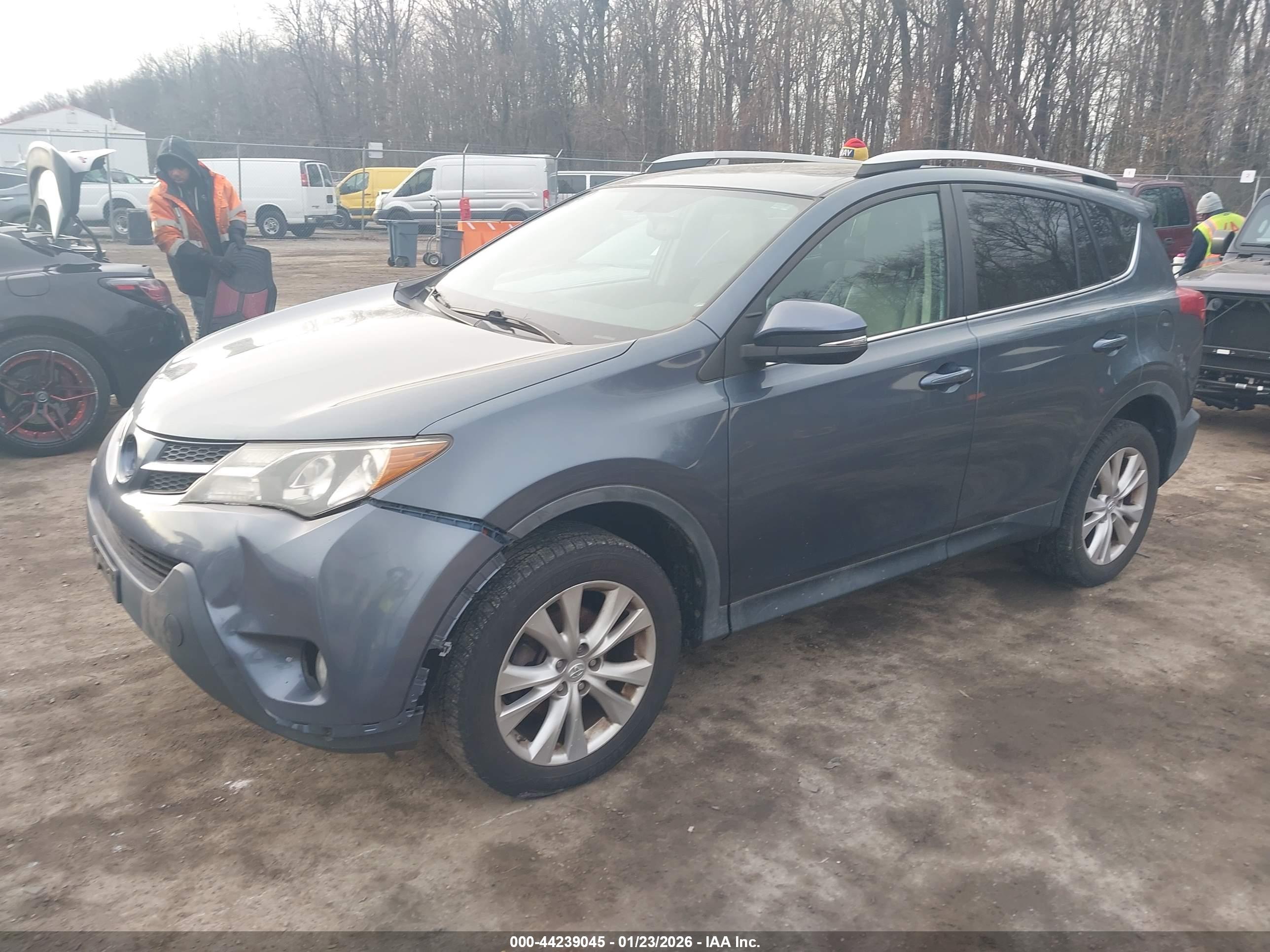 TOYOTA RAV4 image 2