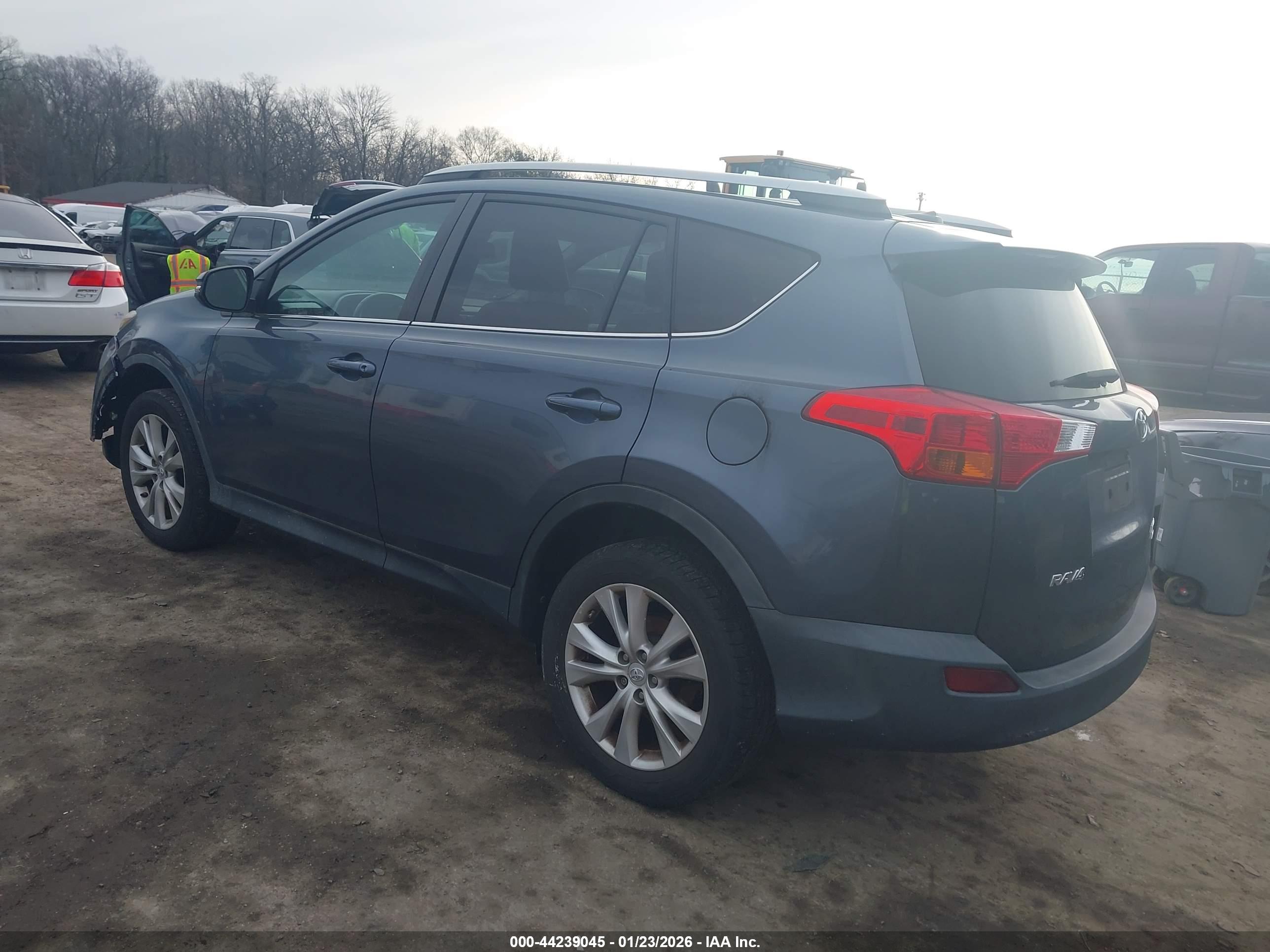 TOYOTA RAV4 image 3