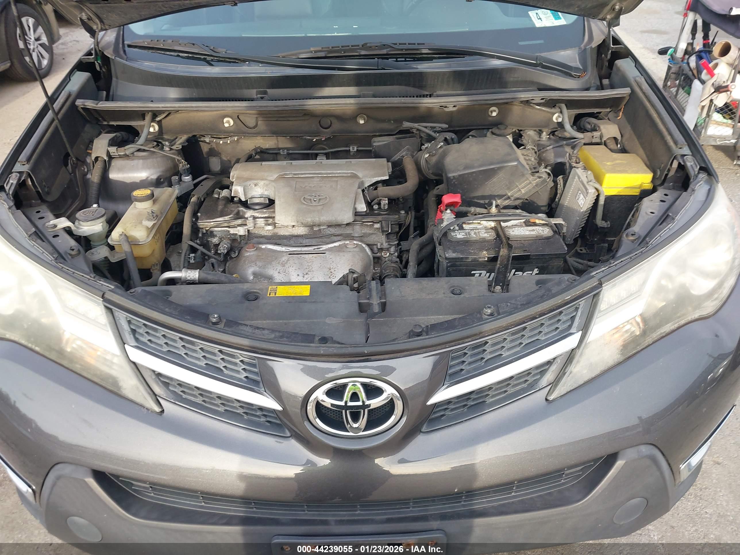 TOYOTA RAV4 image 10