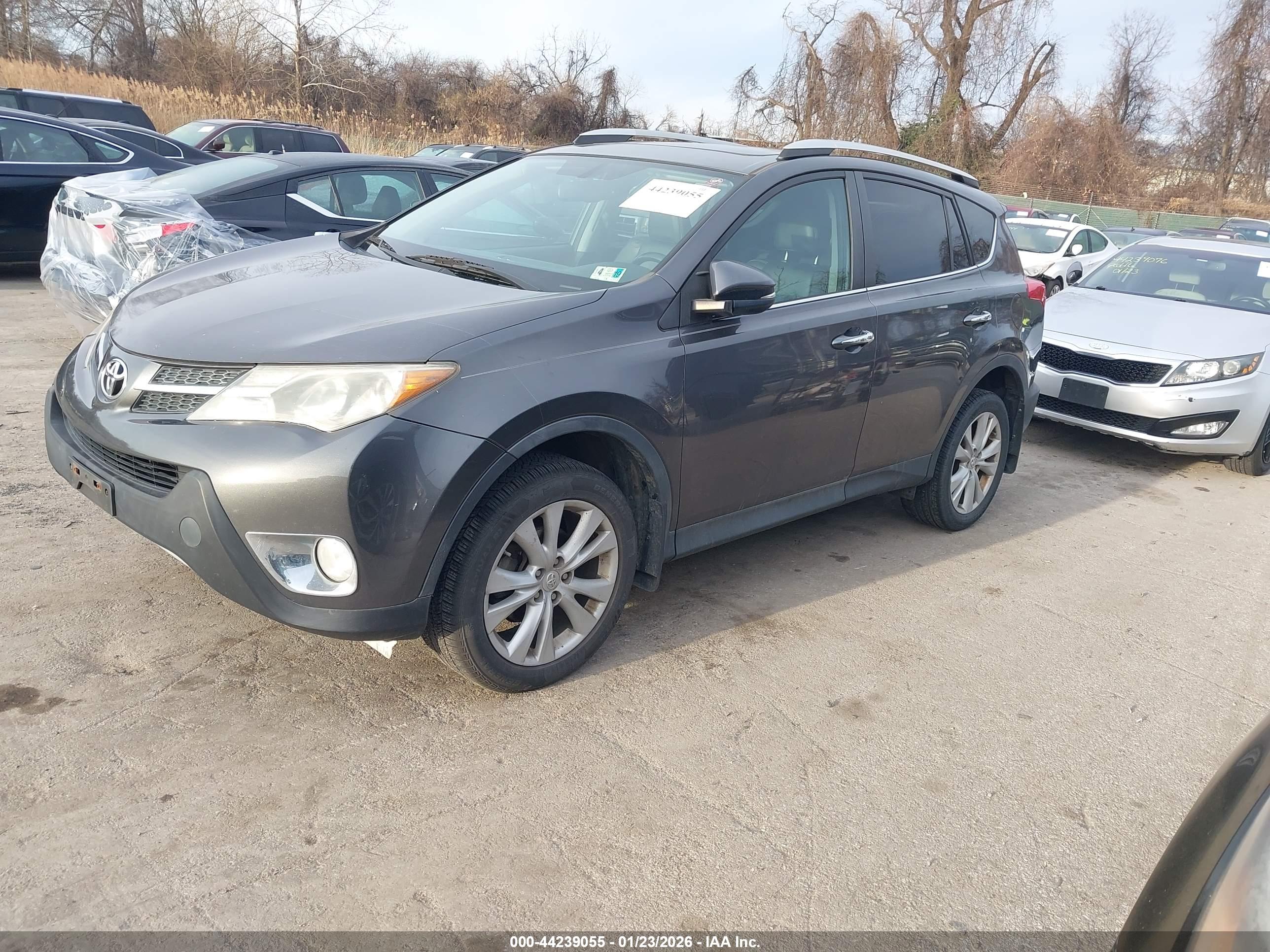 TOYOTA RAV4 image 2