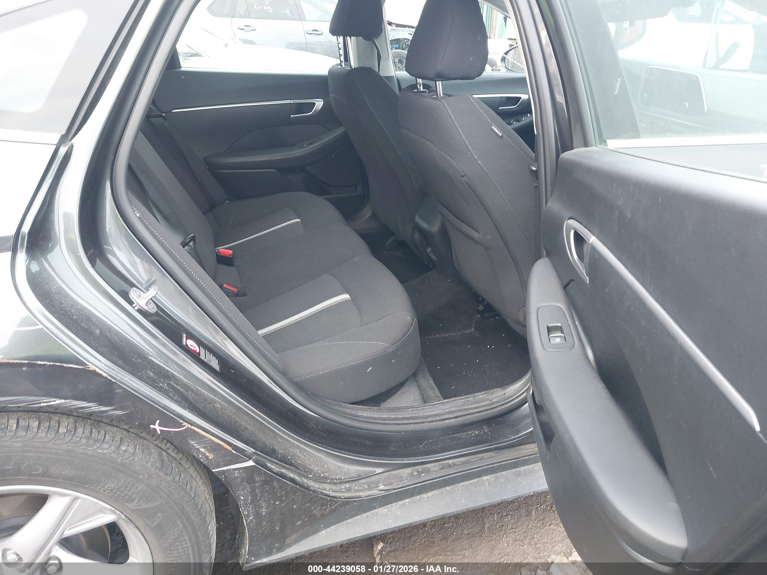 HYUNDAI SONATA image 8