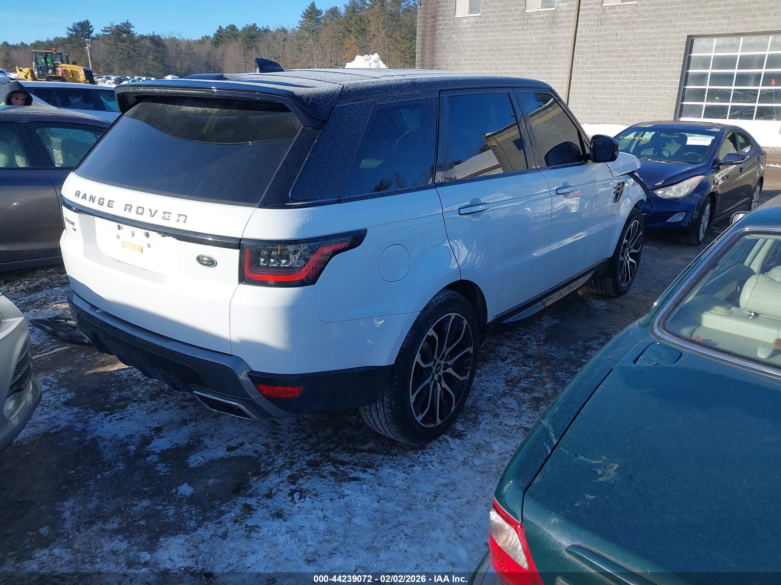 LAND ROVER image 4