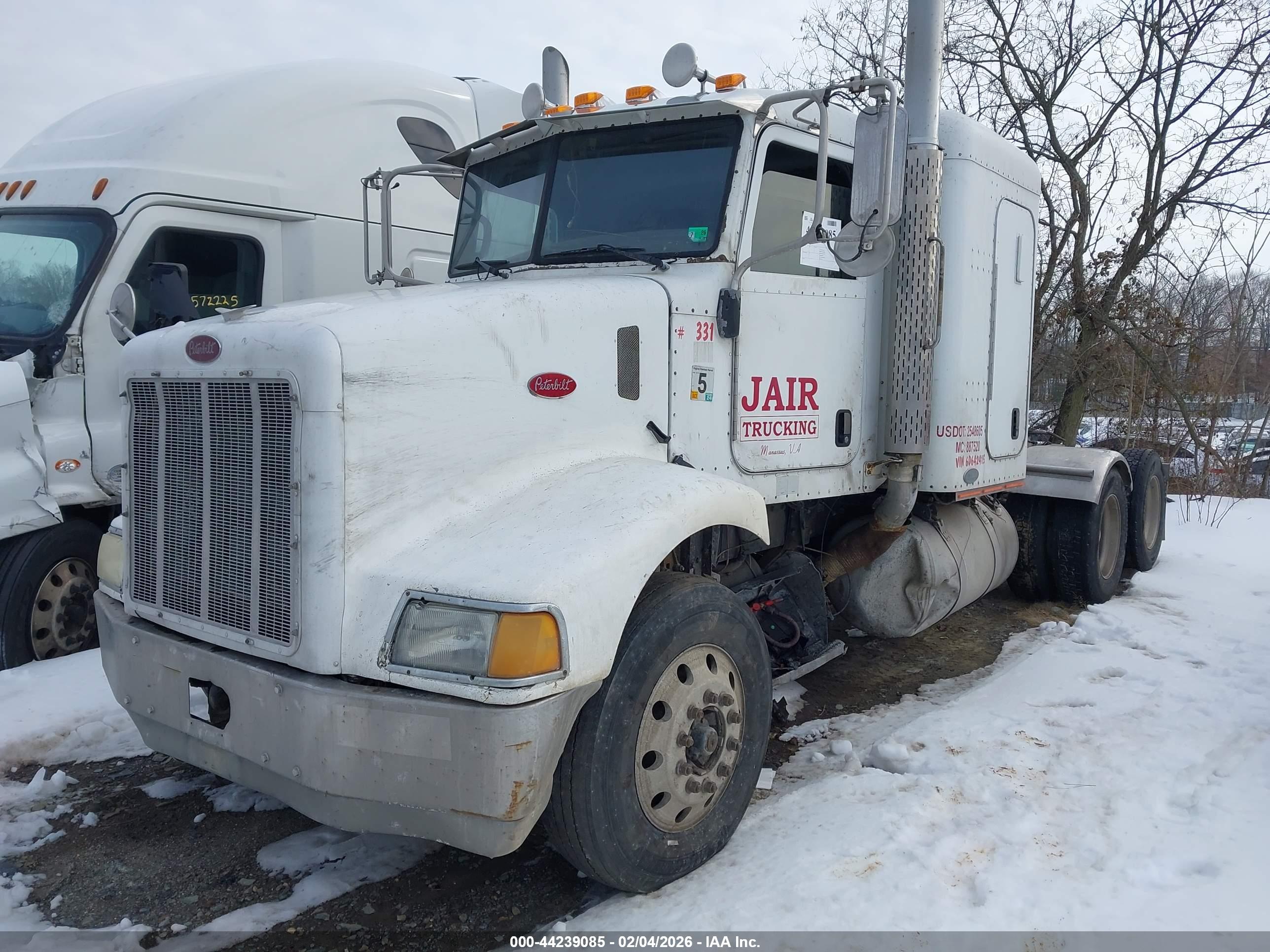 PETERBILT 385 image 2