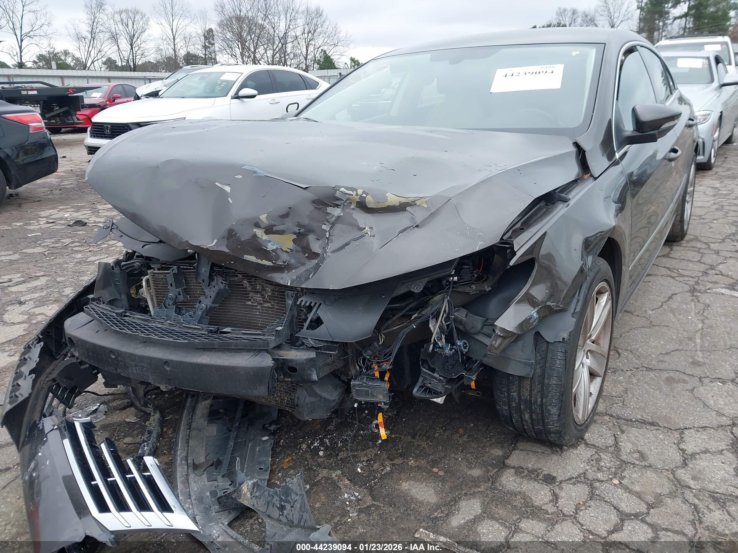 VOLKSWAGEN CC image 6