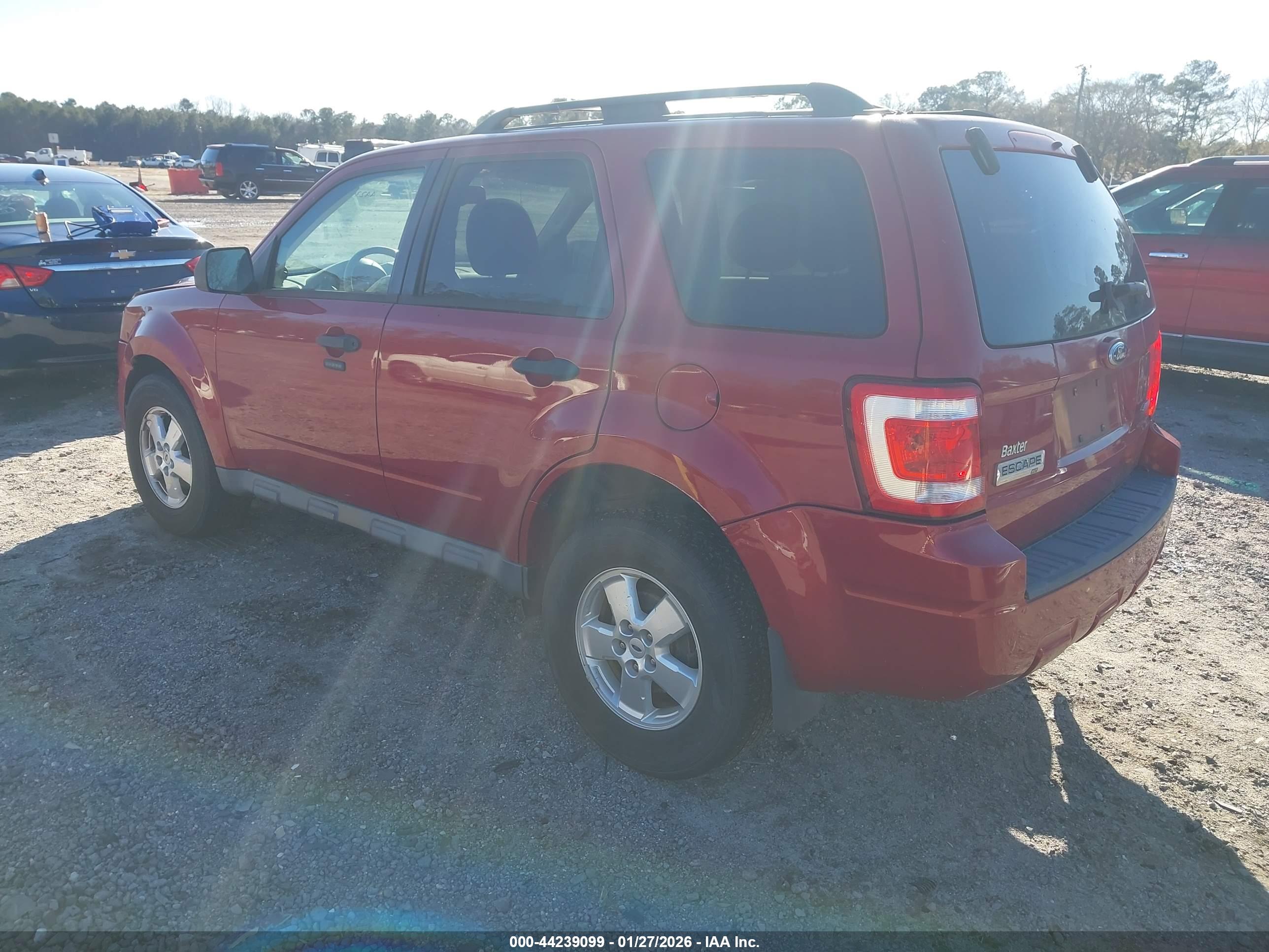 FORD ESCAPE image 3
