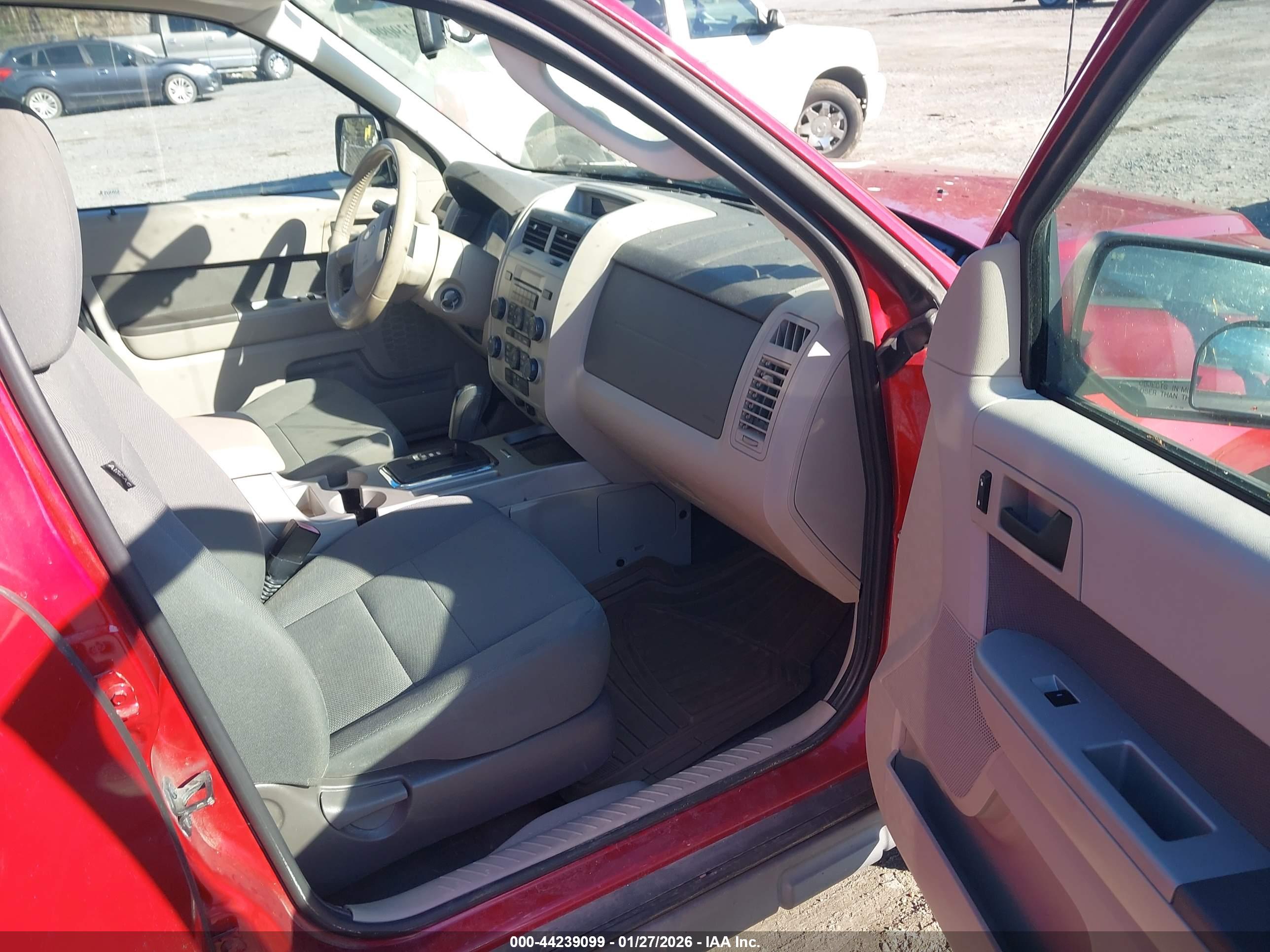 FORD ESCAPE image 5
