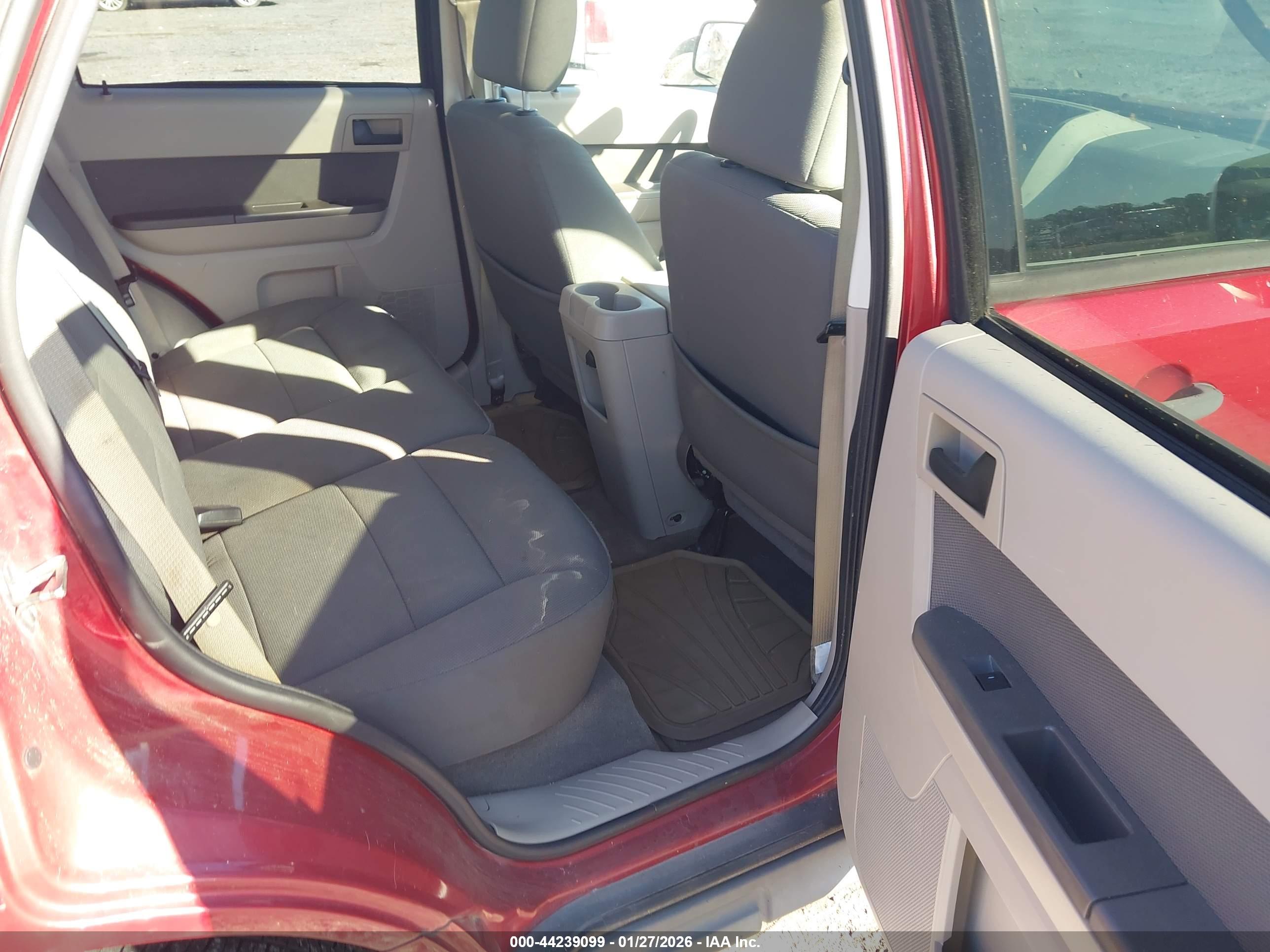 FORD ESCAPE image 8