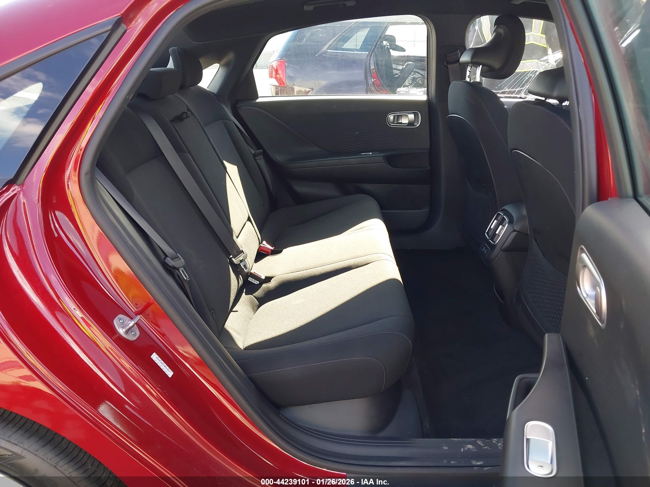 HYUNDAI IONIQ image 8