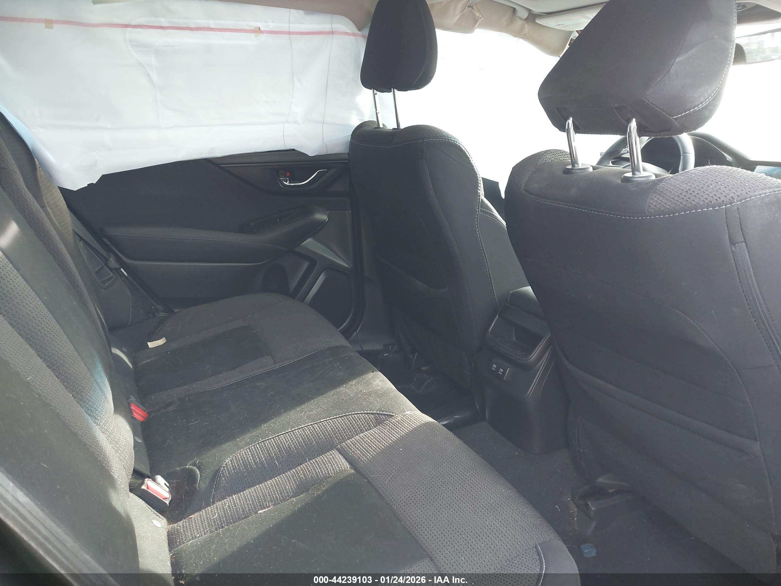 SUBARU OUTBACK image 8