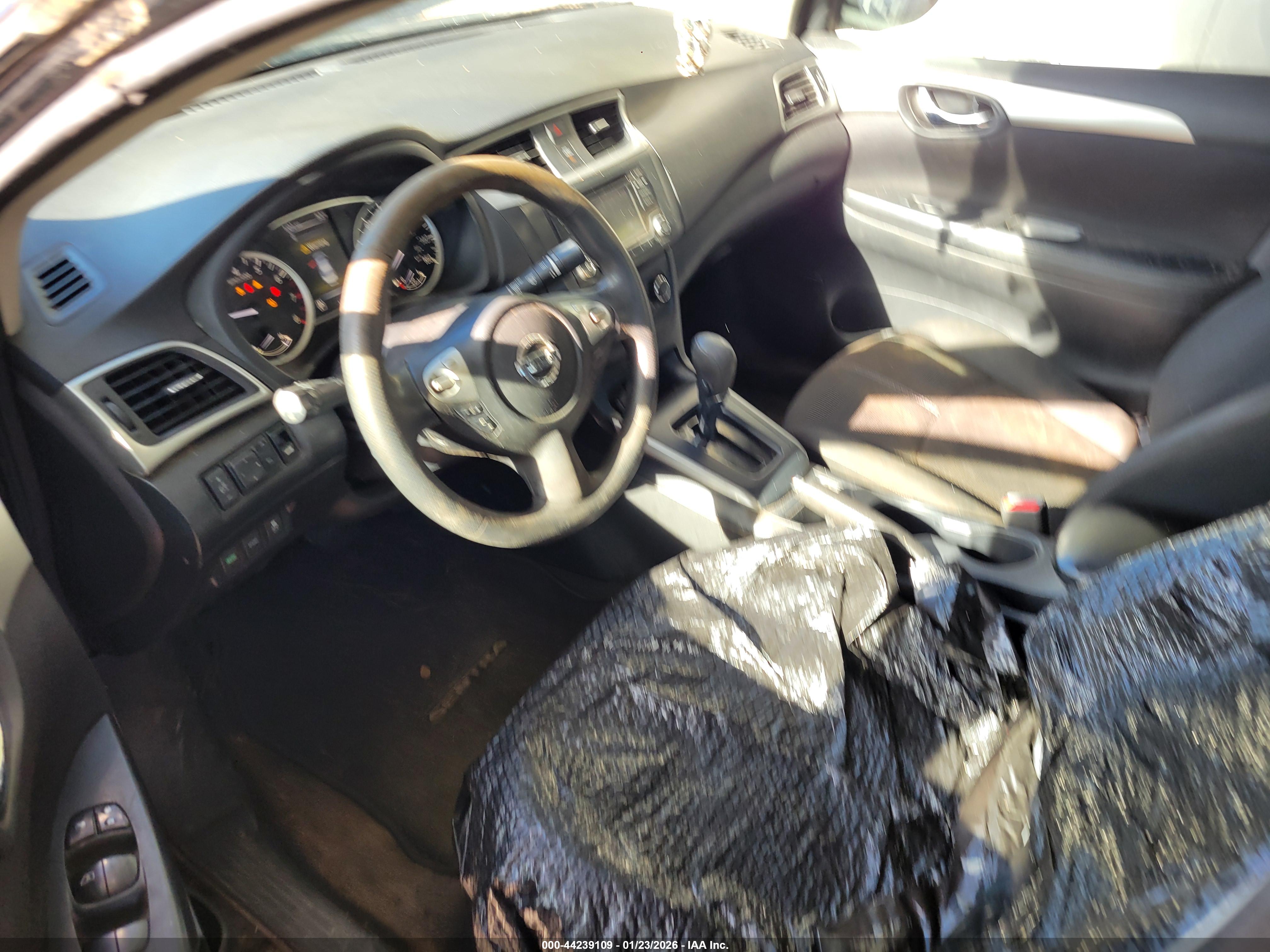 NISSAN SENTRA image 6