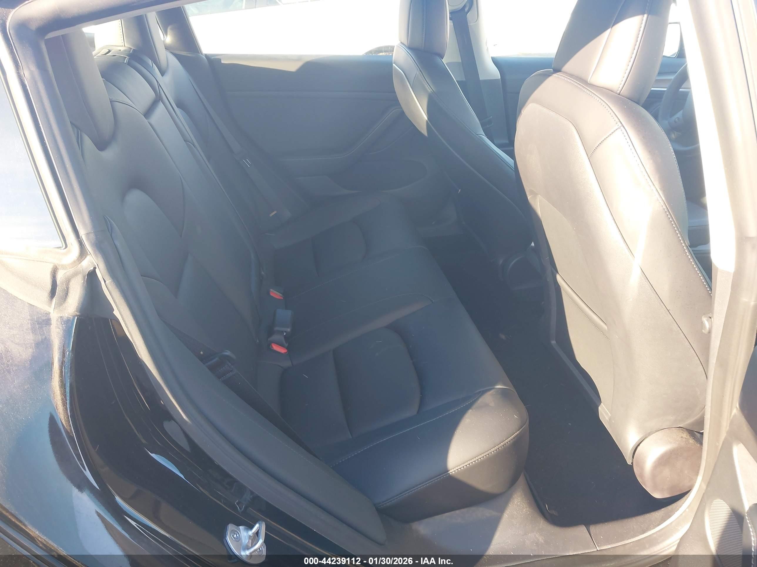 TESLA MODEL image 8