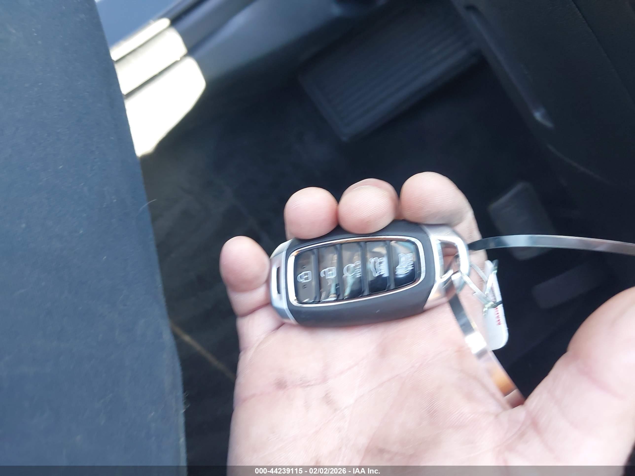 HYUNDAI ELANTRA image 11