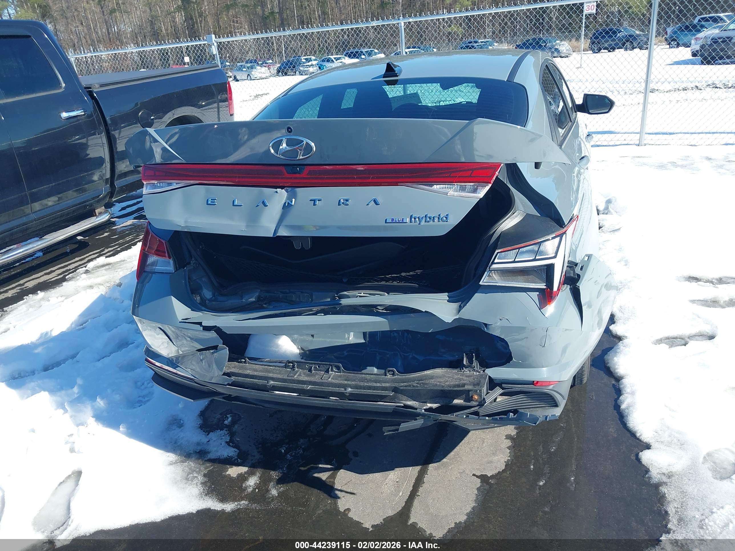 HYUNDAI ELANTRA image 6