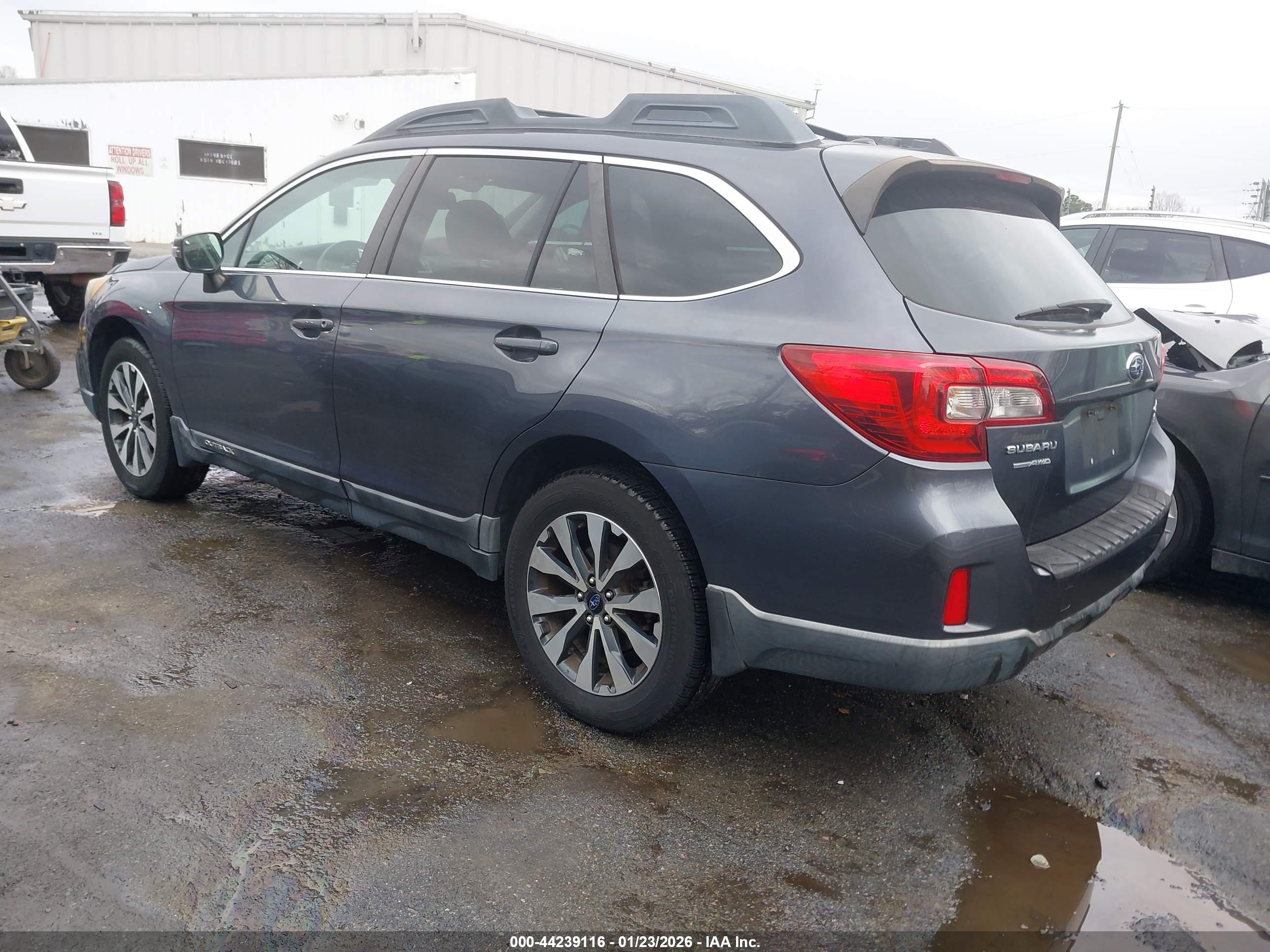 SUBARU OUTBACK image 3