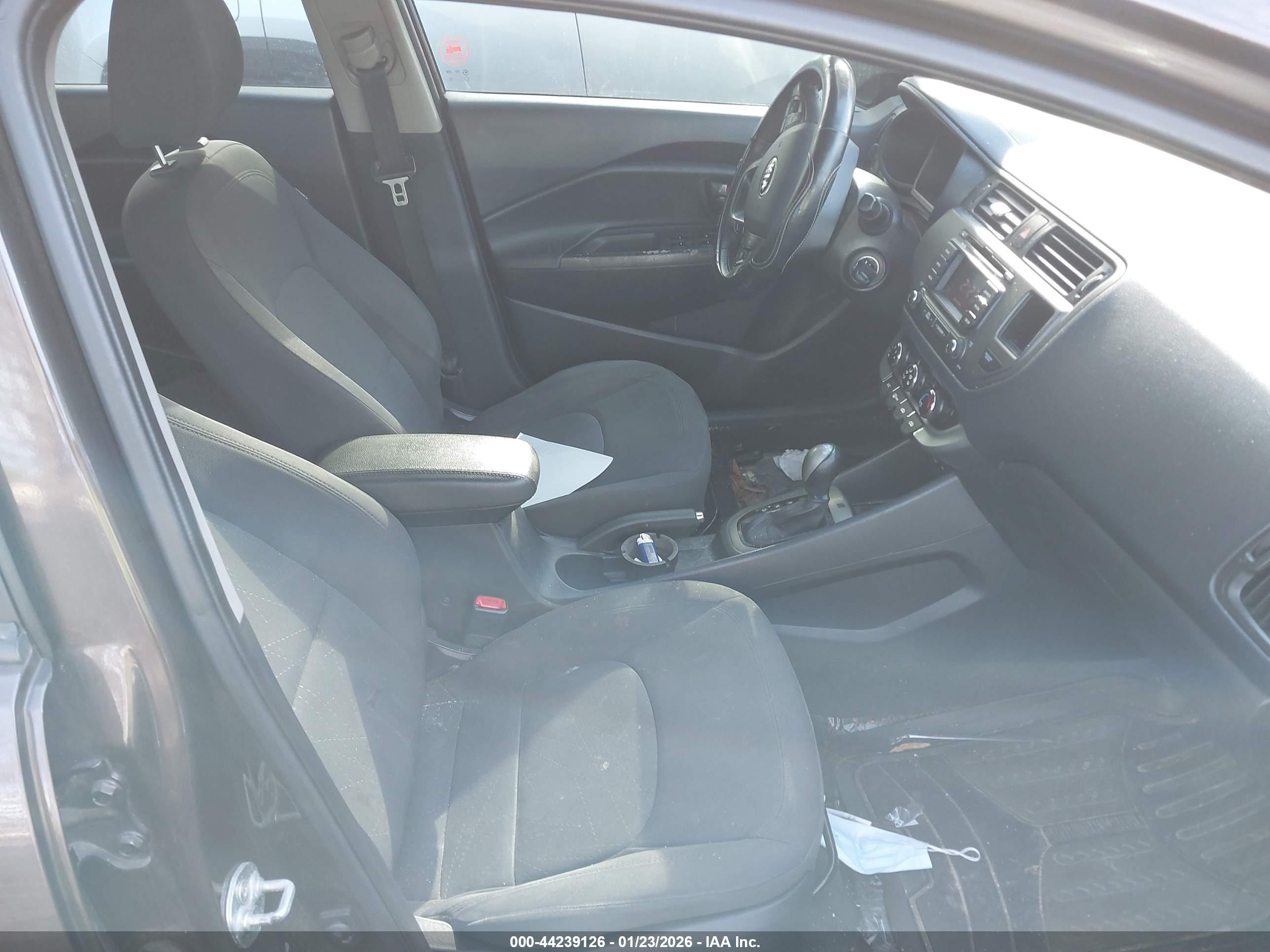 KIA RIO image 5