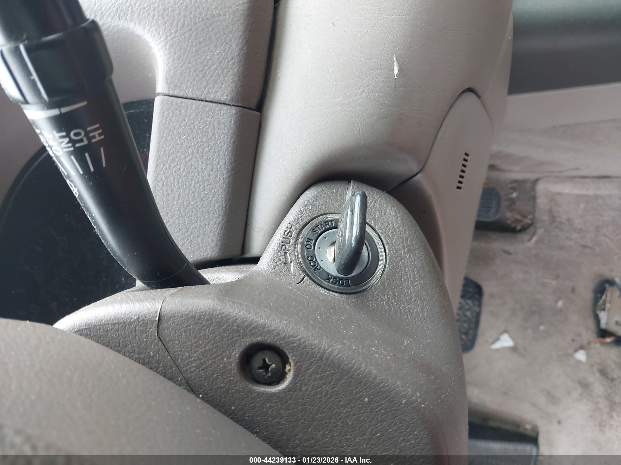 TOYOTA CAMRY image 11