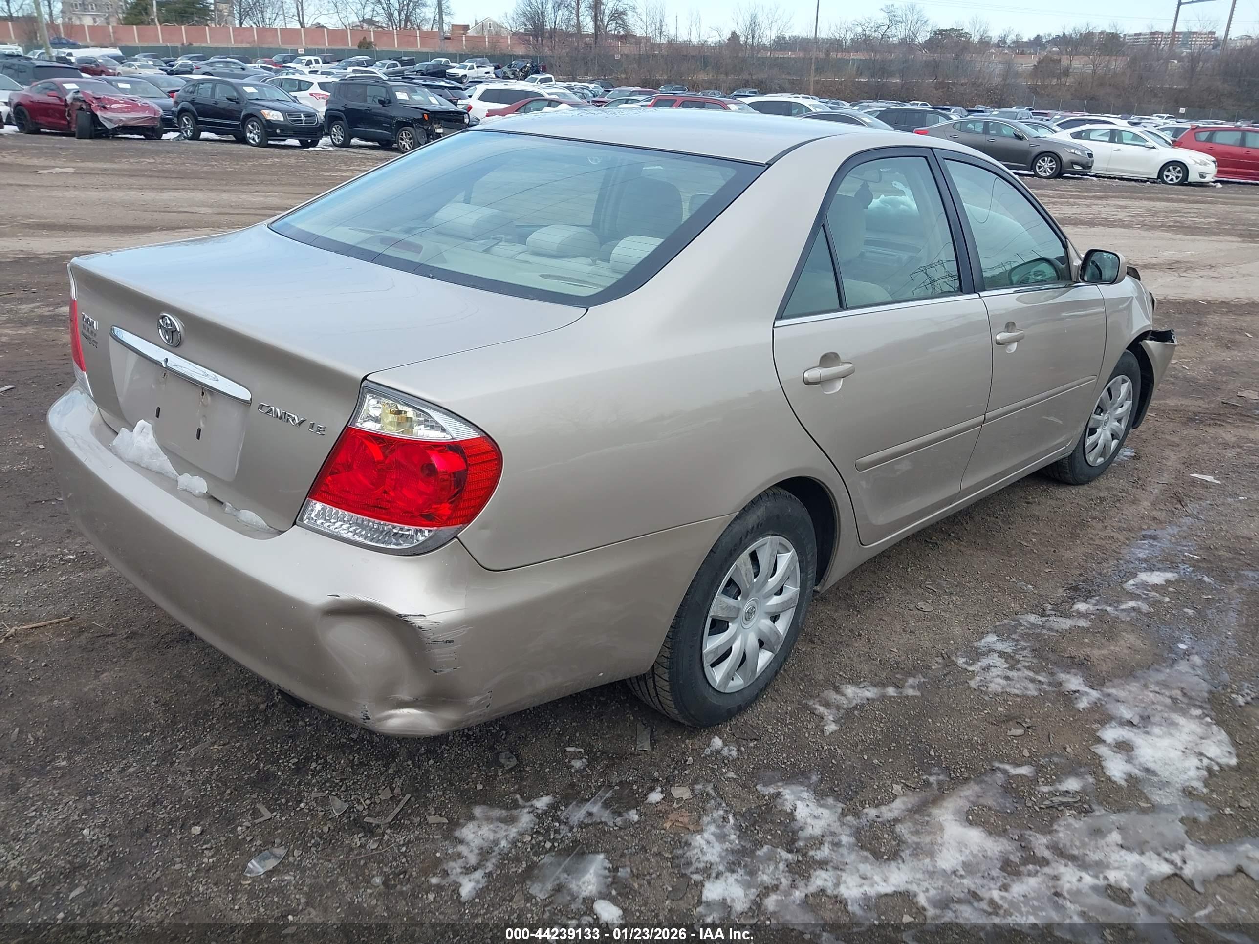 TOYOTA CAMRY image 4