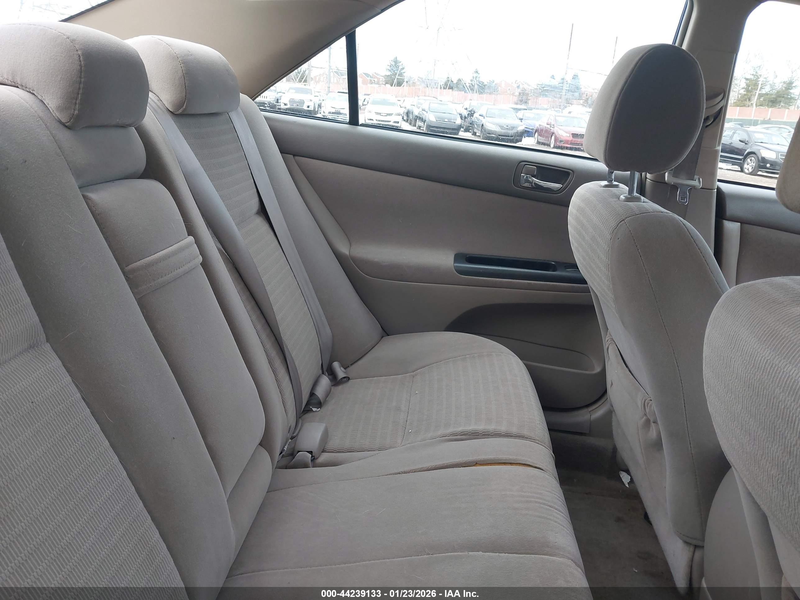 TOYOTA CAMRY image 8