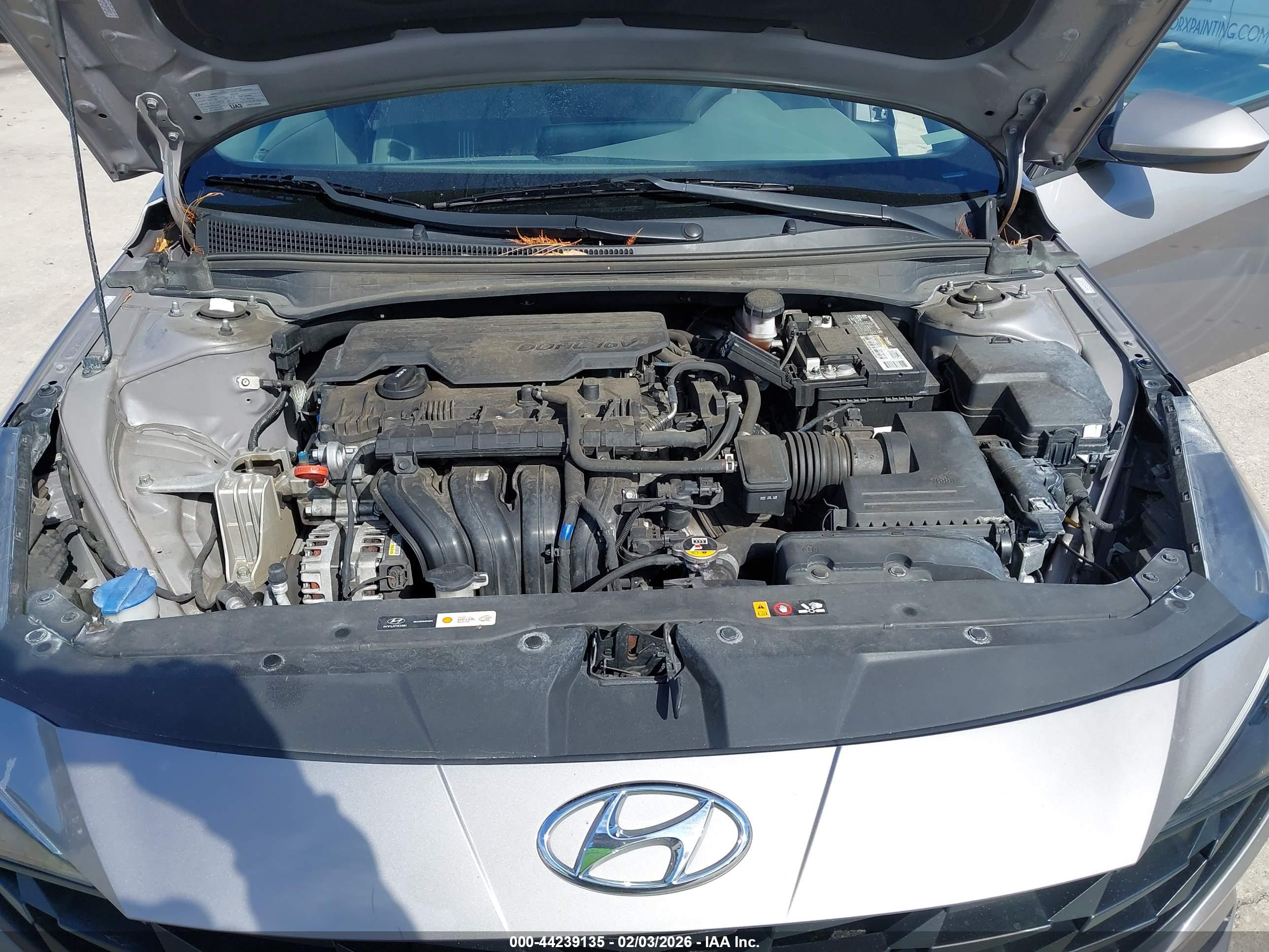 HYUNDAI ELANTRA image 10