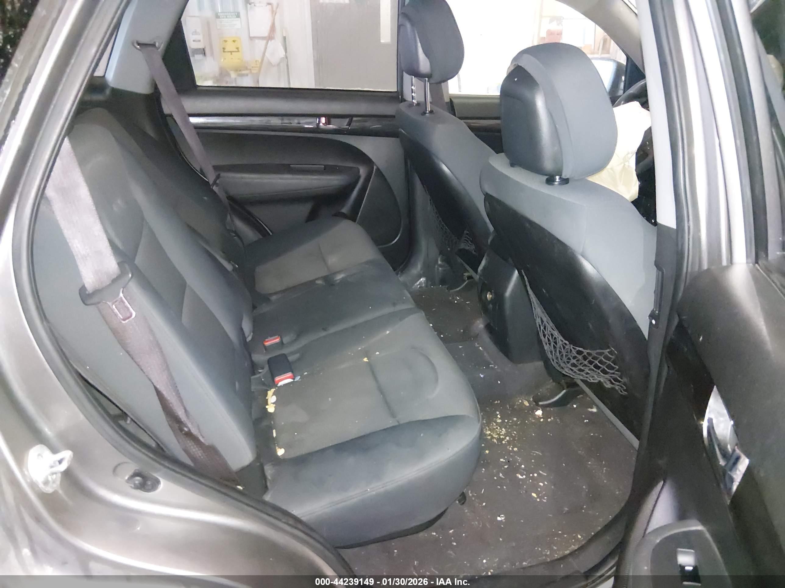 KIA SORENTO image 8