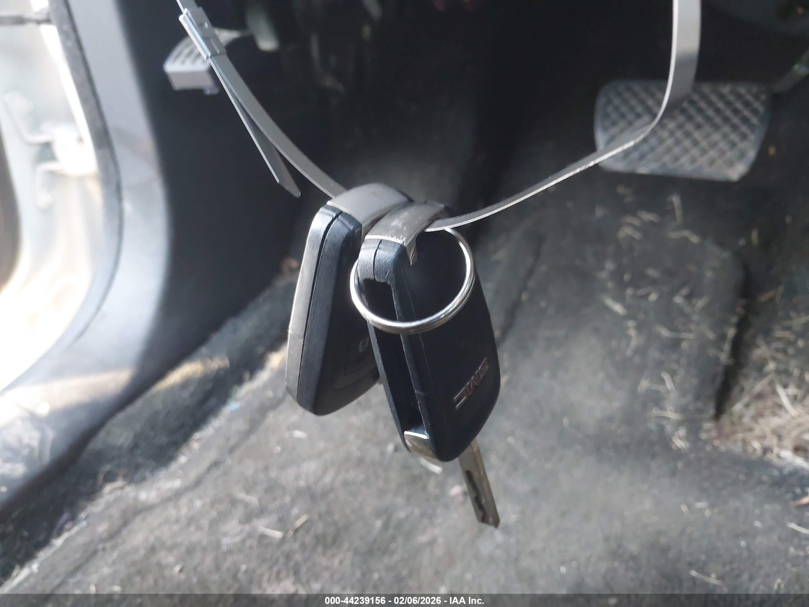 GMC TERRAIN image 11