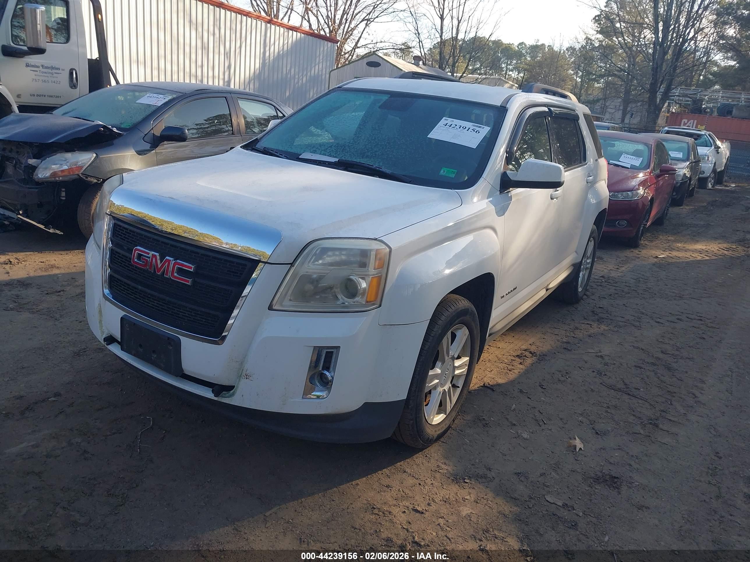 GMC TERRAIN image 2