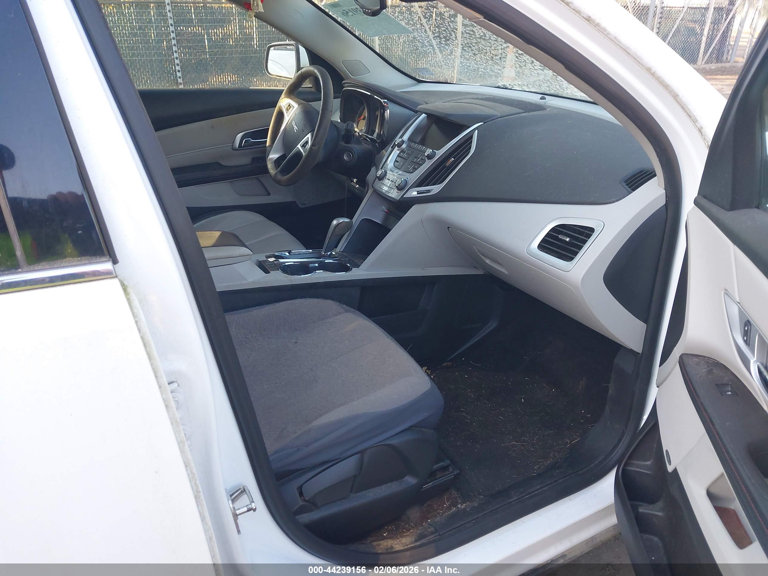 GMC TERRAIN image 5
