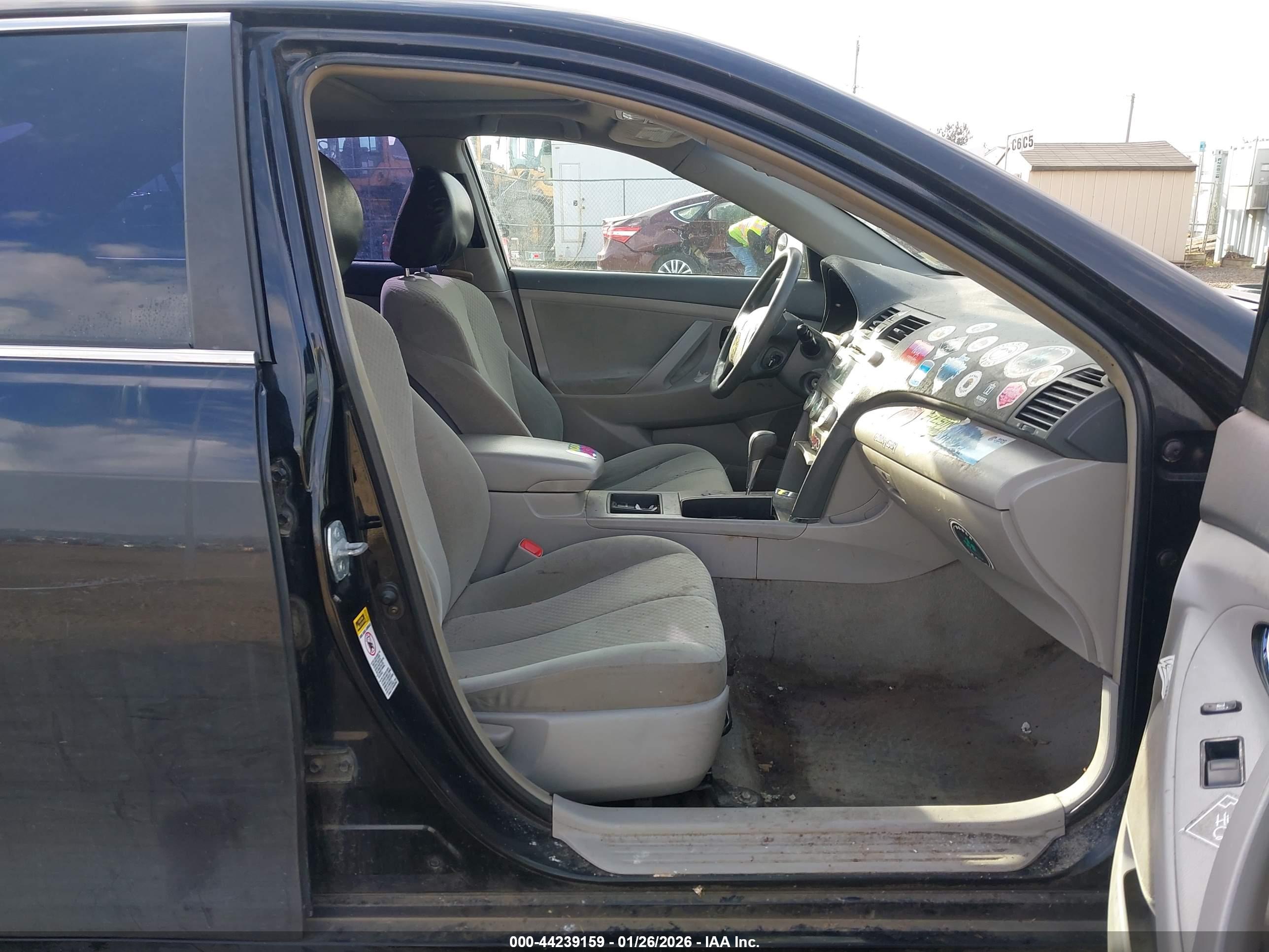 TOYOTA CAMRY image 5