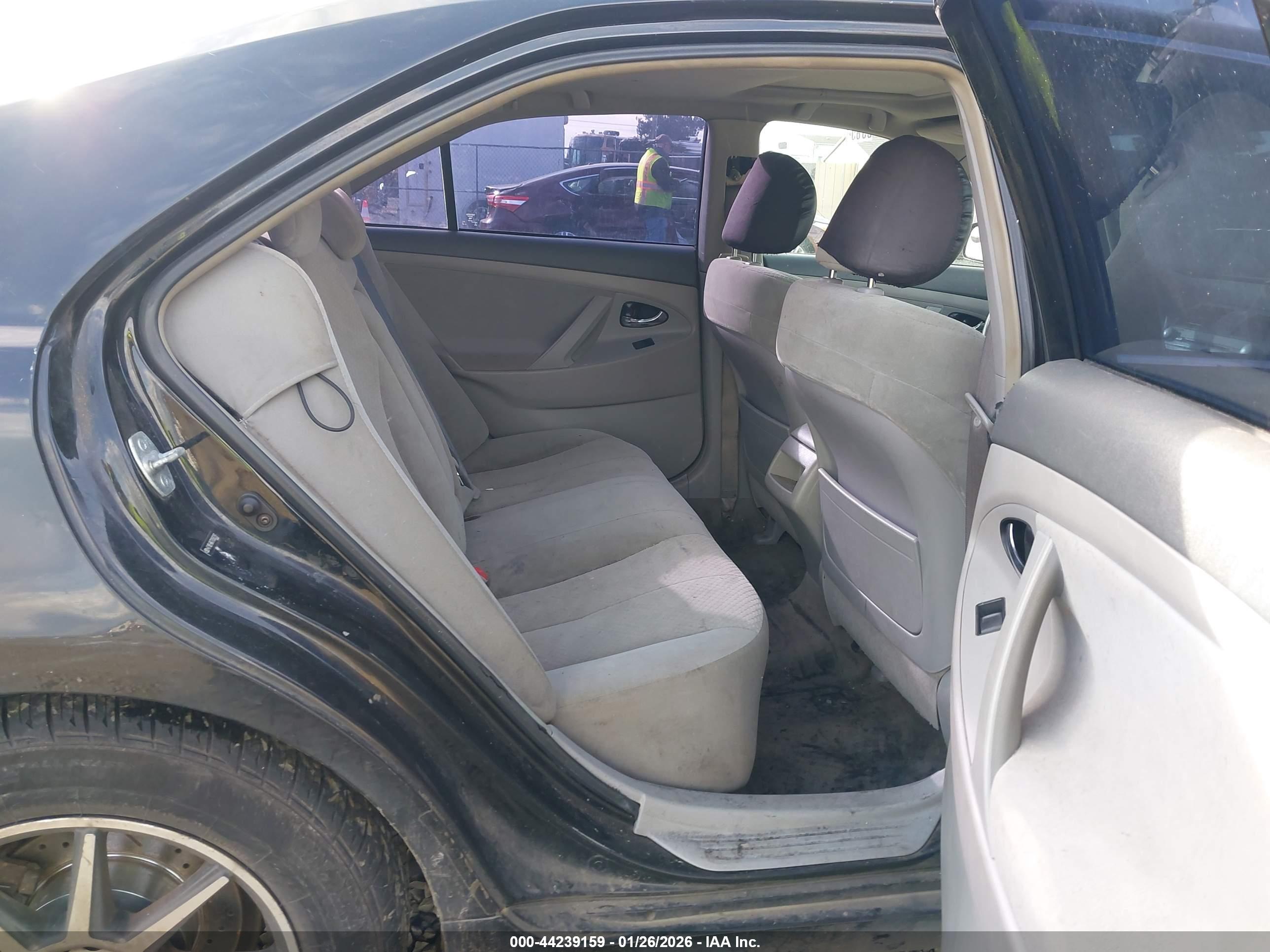 TOYOTA CAMRY image 8