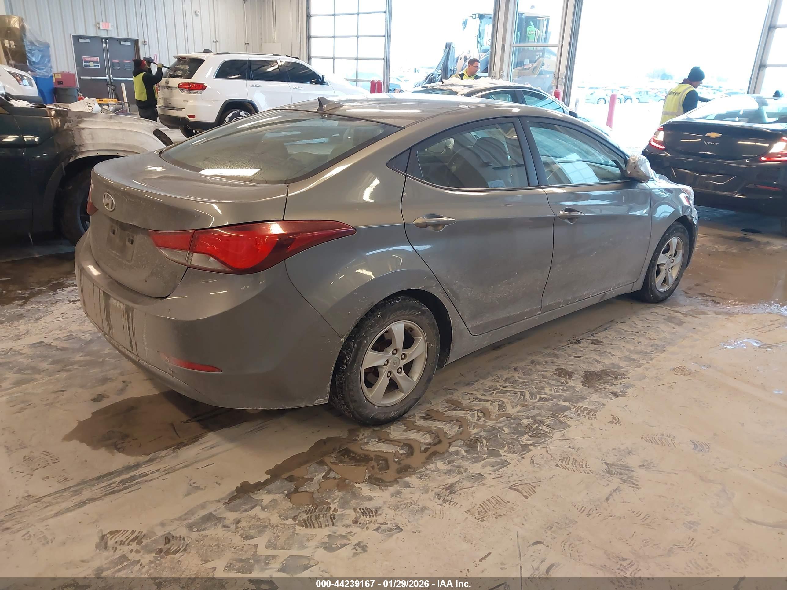 HYUNDAI ELANTRA image 4