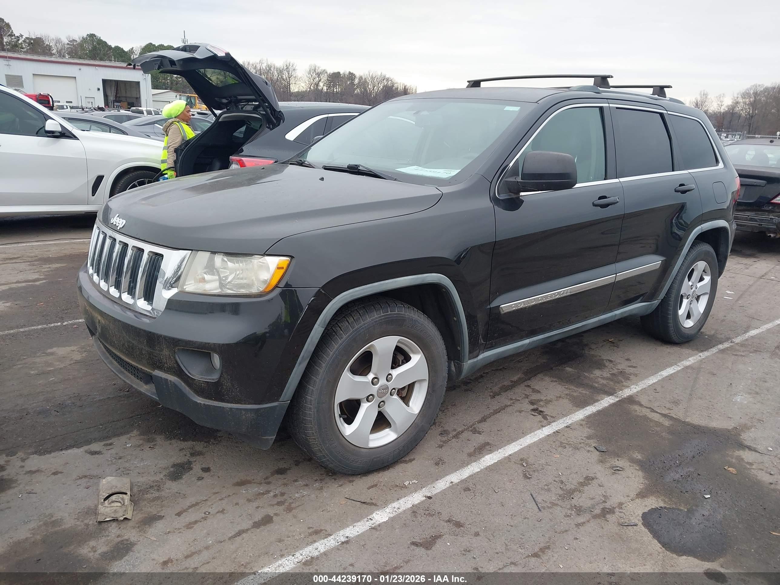 JEEP GRAND image 2